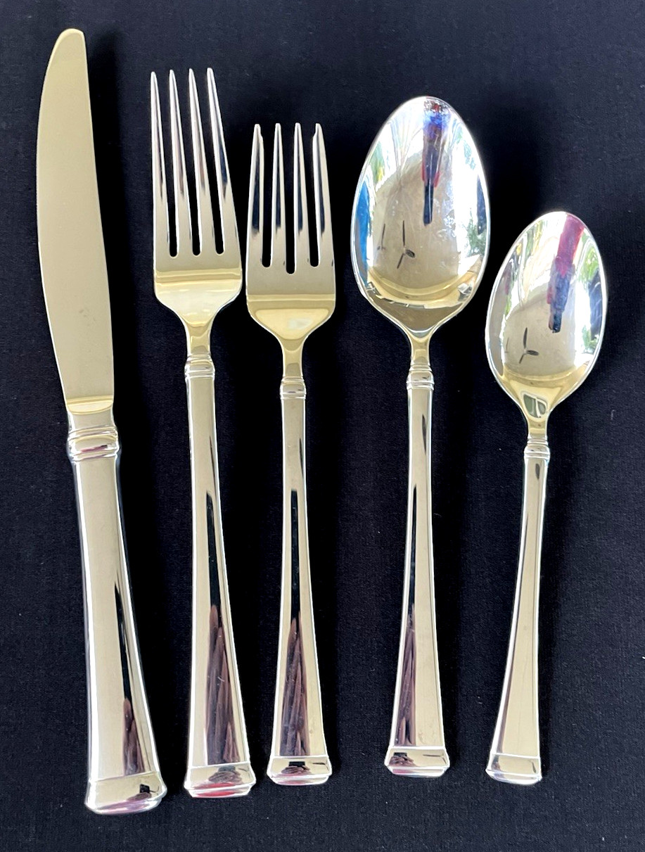 44 x MIKASA Harmony Stainless Steel Flatware 18/10 Vietnam Knife Fork Spoon Mint