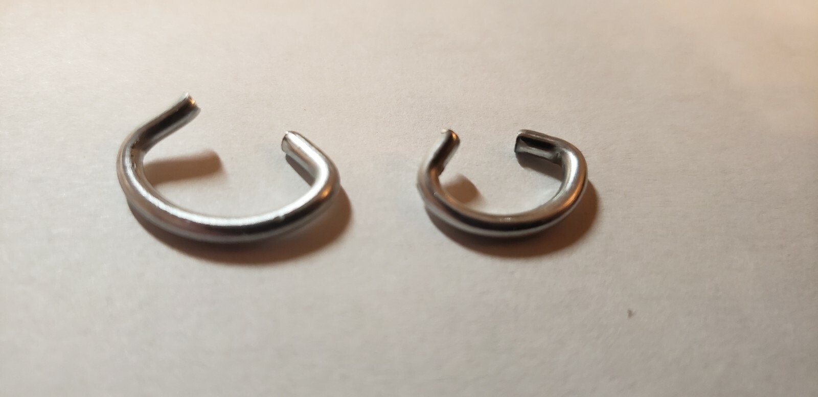 Galvanized OR Stainless Steel 3/8″ – 1/2″ Blunt Tip Hog Rings. Qty. 100 or 1 Lb