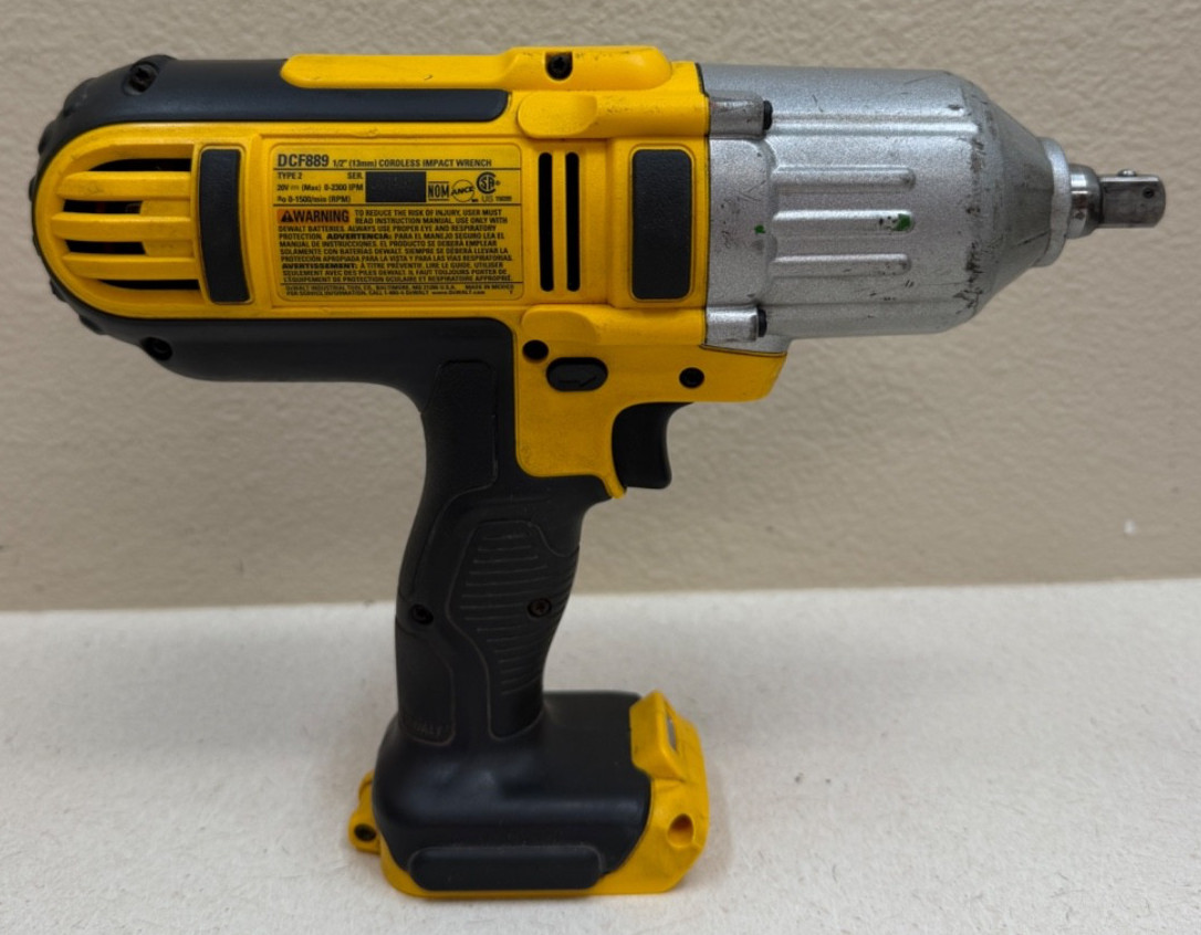 Dewalt Impact Wrench DCF889 W/Battery DCB204 & Charger DCB101