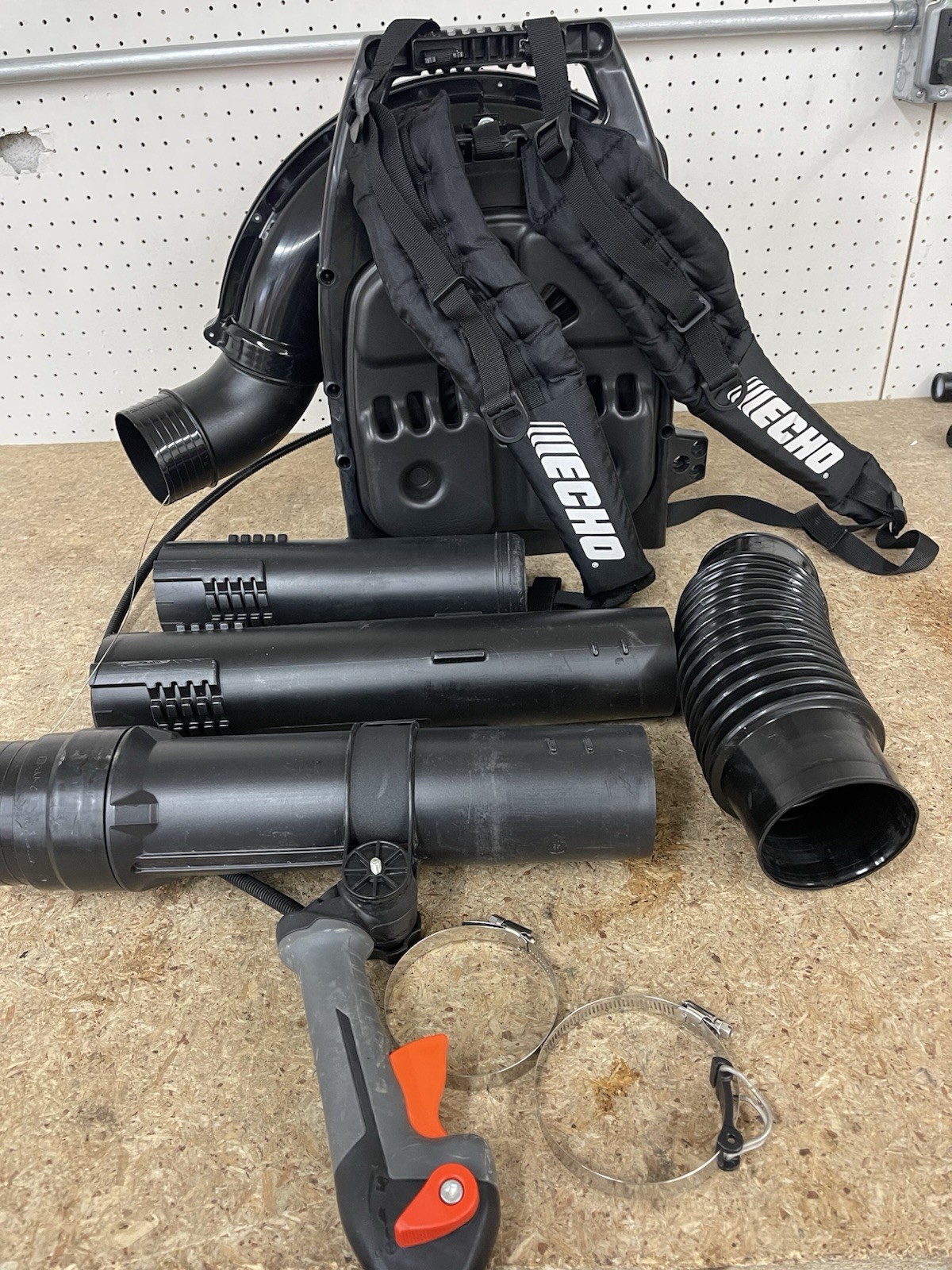 ECHO 200 MPH 700 CFM Gas Backpack Leaf Blower 59.7cc with Tube-Mounted Throttle