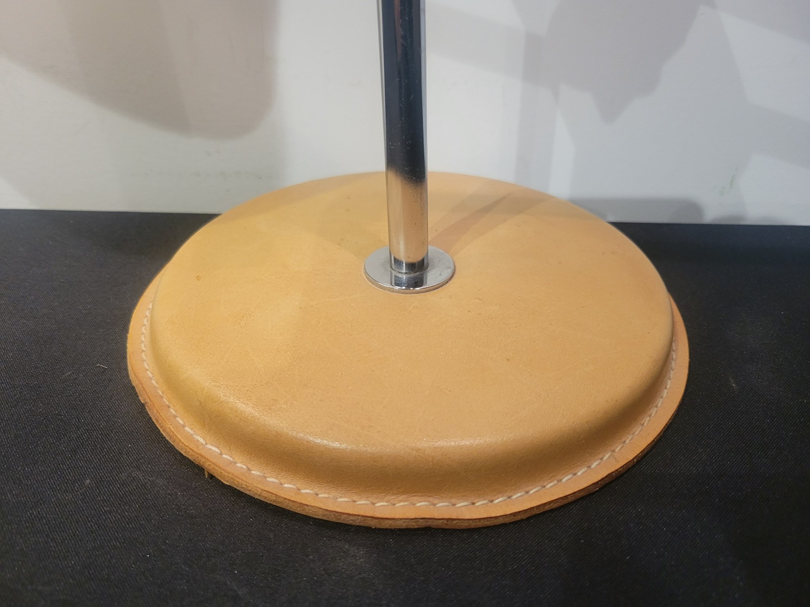 Ateljé Lyktan 1960s lamp Anders Pehrson Simris Olympia Leather Base Metal Shade