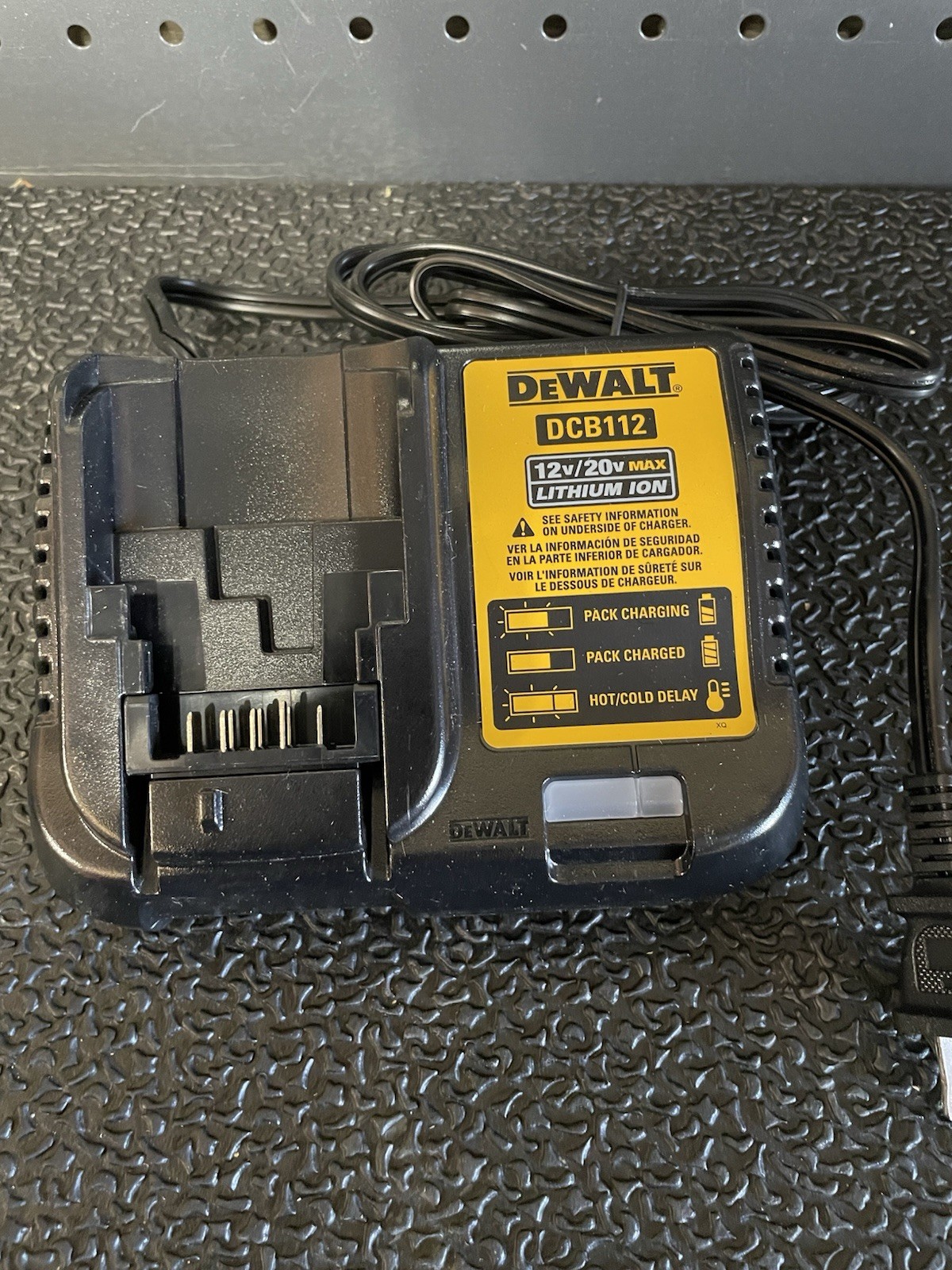 Dewalt DCB112 12V & 20V Max Li-ion Battery Charger replaces