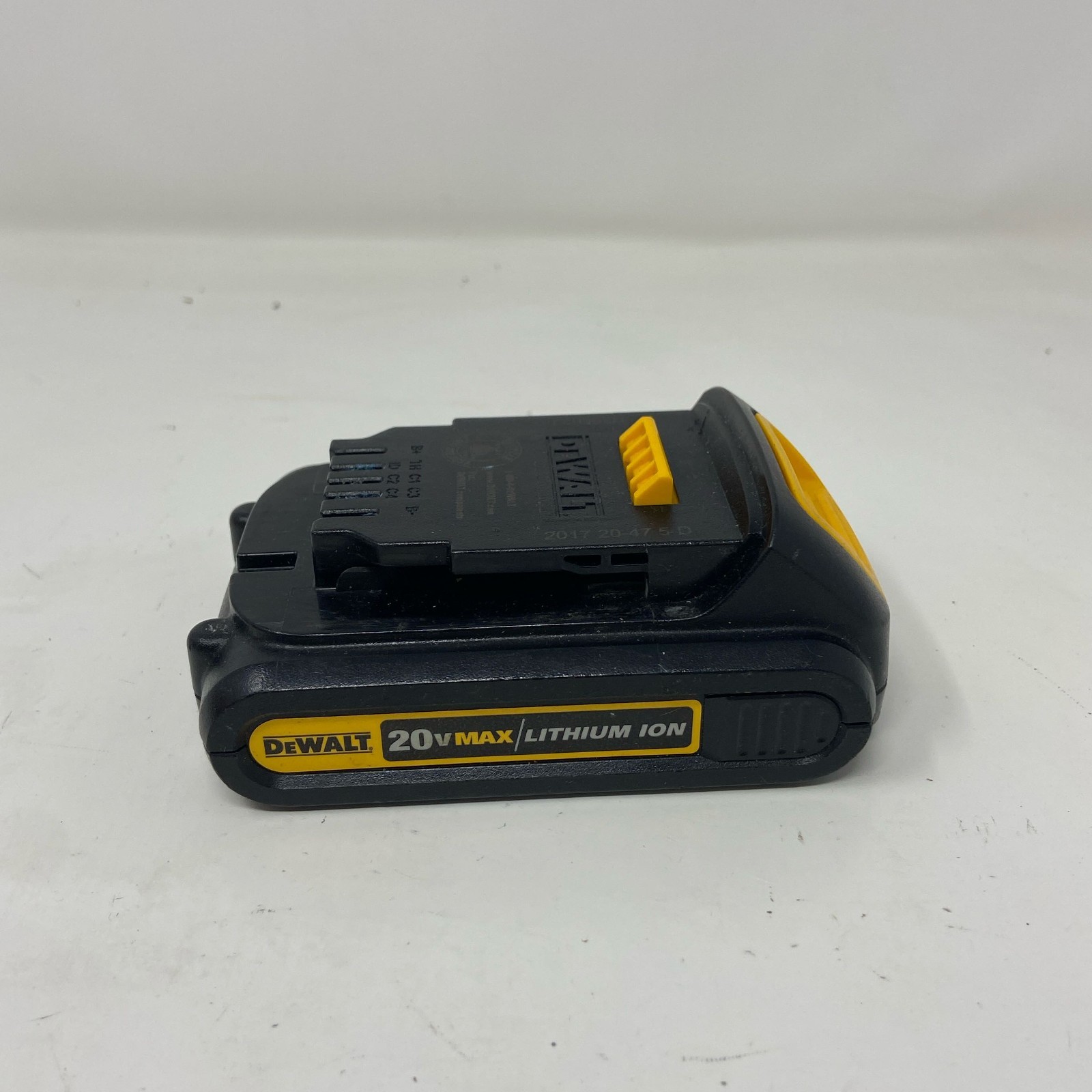 DEWALT DCB207 20V MAX 1.3Ah Li-Ion Battery, Black/Yellow