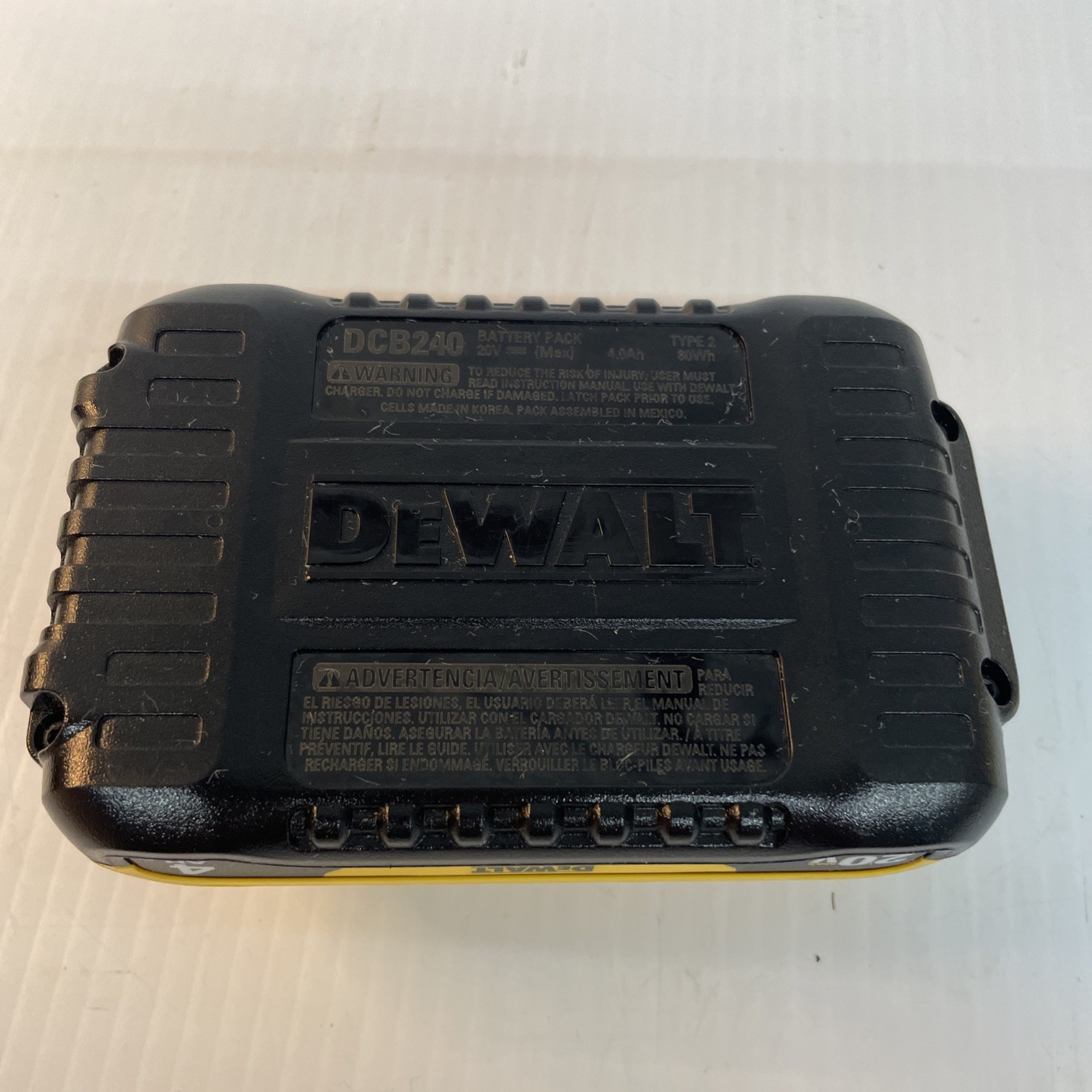 DEWALT 20V MAX Lithium-Ion 4.0Ah Battery – Charger NOT included – Pre Owned