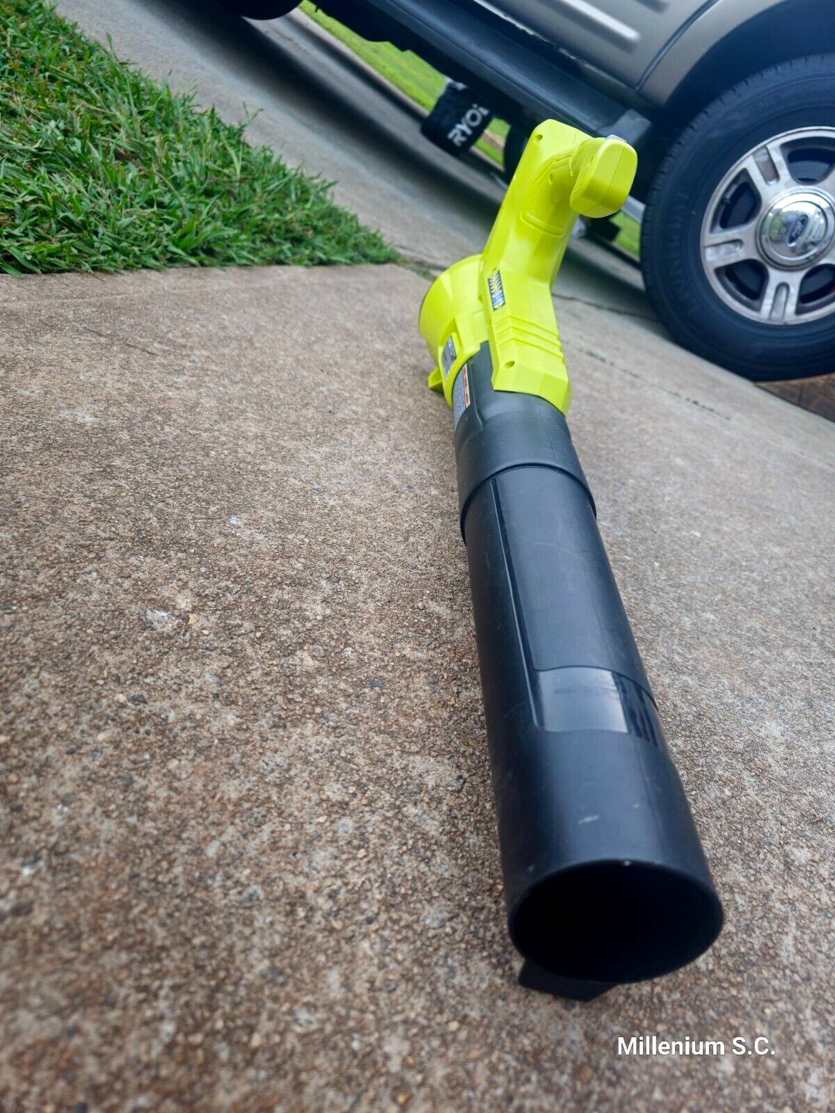 Ryobi ONE+ 18V 90 MPH 250 CFM Cordless Battery Leaf Blower/Sweeper – (TOOL ONLY)