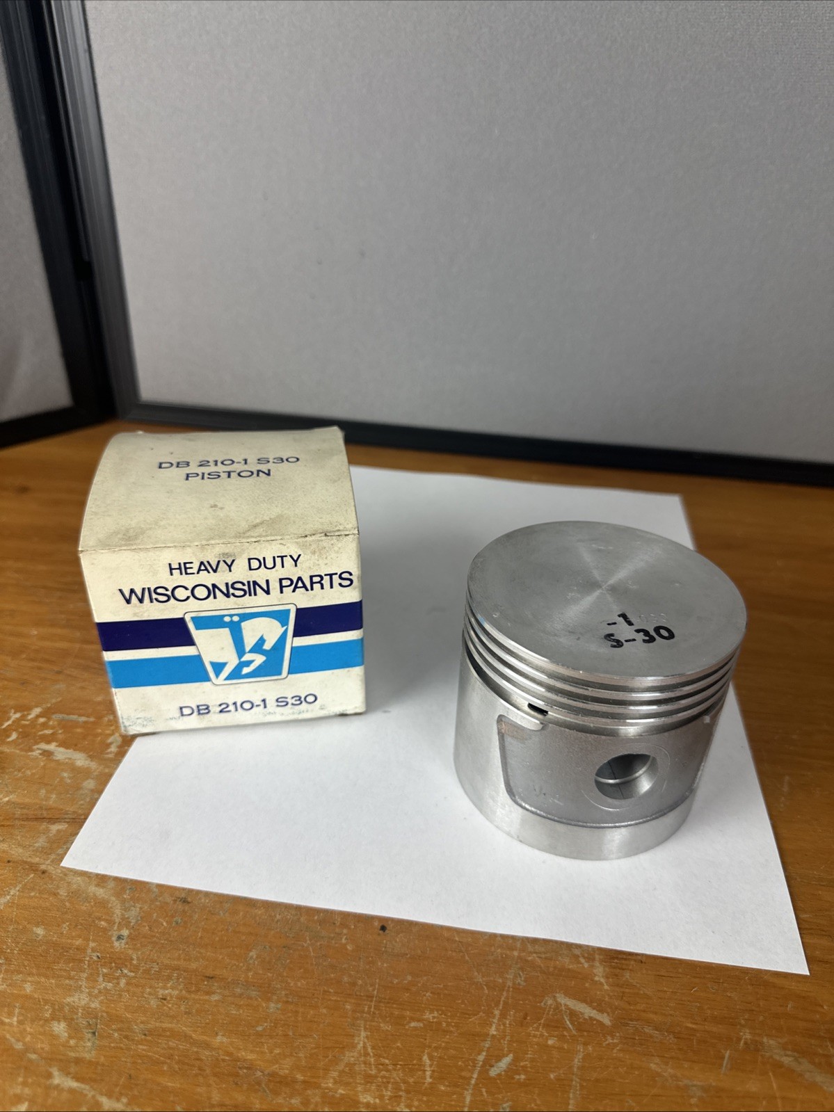 Wisconsin Teledyne Bolens New Old Stock DB210-1S30 Piston