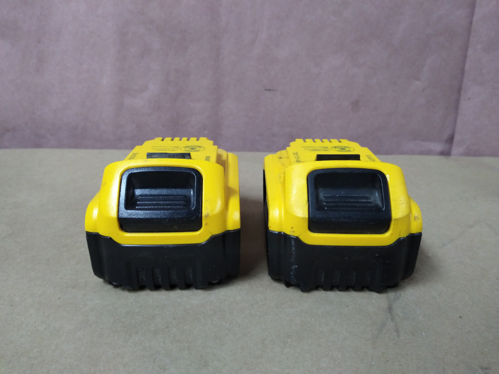 2Pack Dewalt DCB205 20V MAX XR 5.0 Ah Compact Power Tool Battery #108 S3