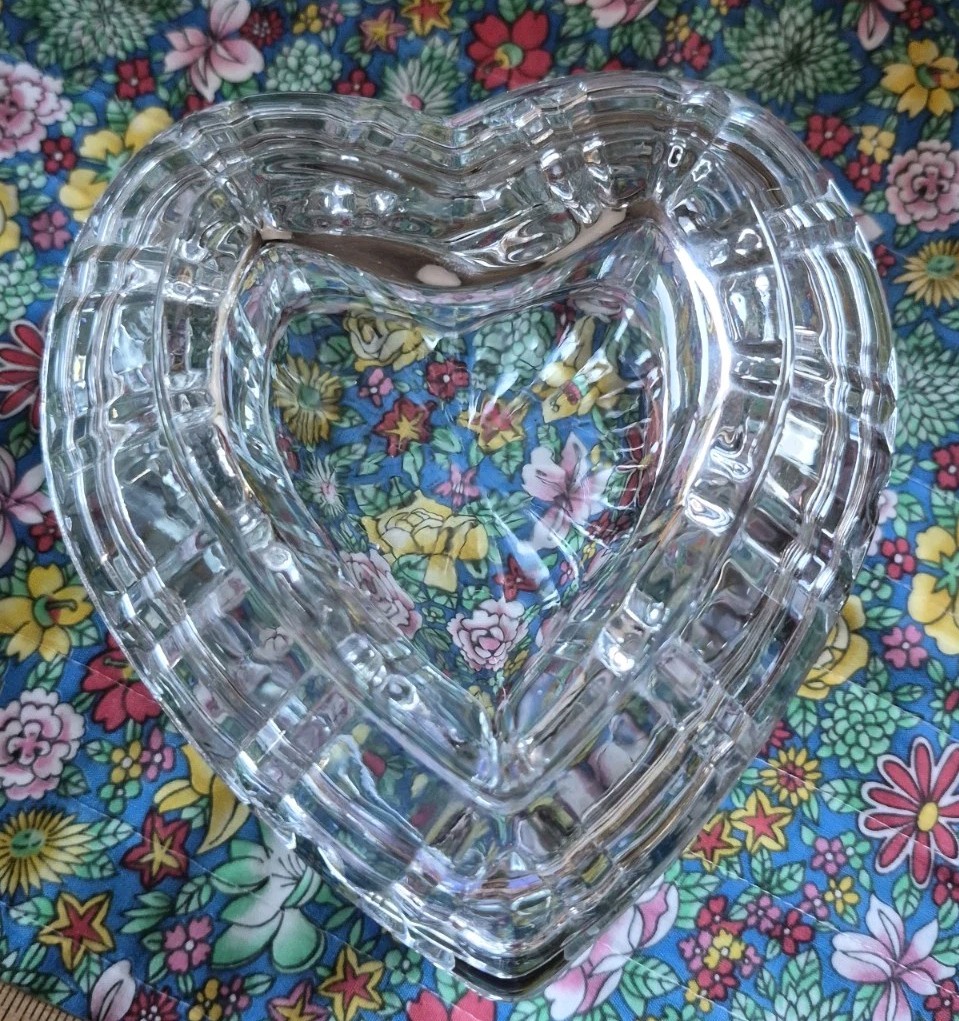 VTG Lead Crystal Heart-Shaped Trinket Box & Lid 5 1/2 X 4/14″ 2.9lb Grannycore