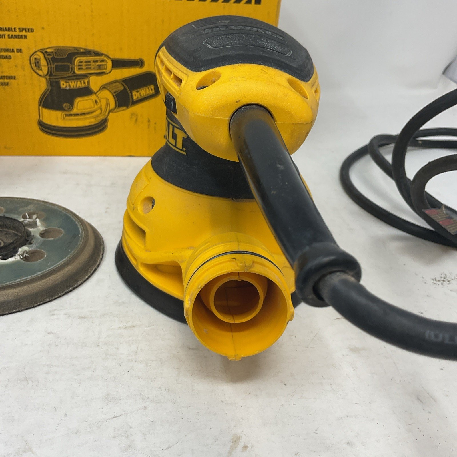 Dewalt 3 Amp Corded 5 in. Variable Speed Hook & Loop Random Orbital Sander
