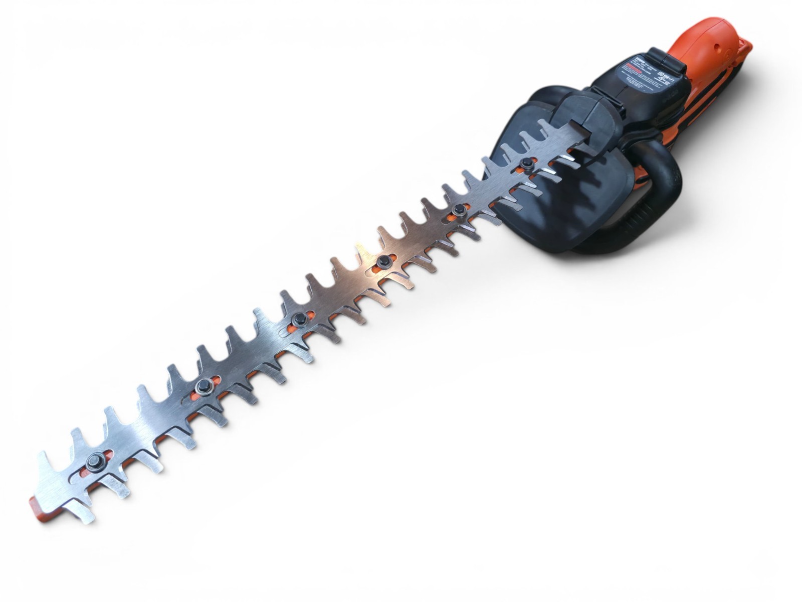 BLACK+DECKER 20 in. 3.8 Amp Corded Dual Action Electric Hedge Trimmer OPEN BOX