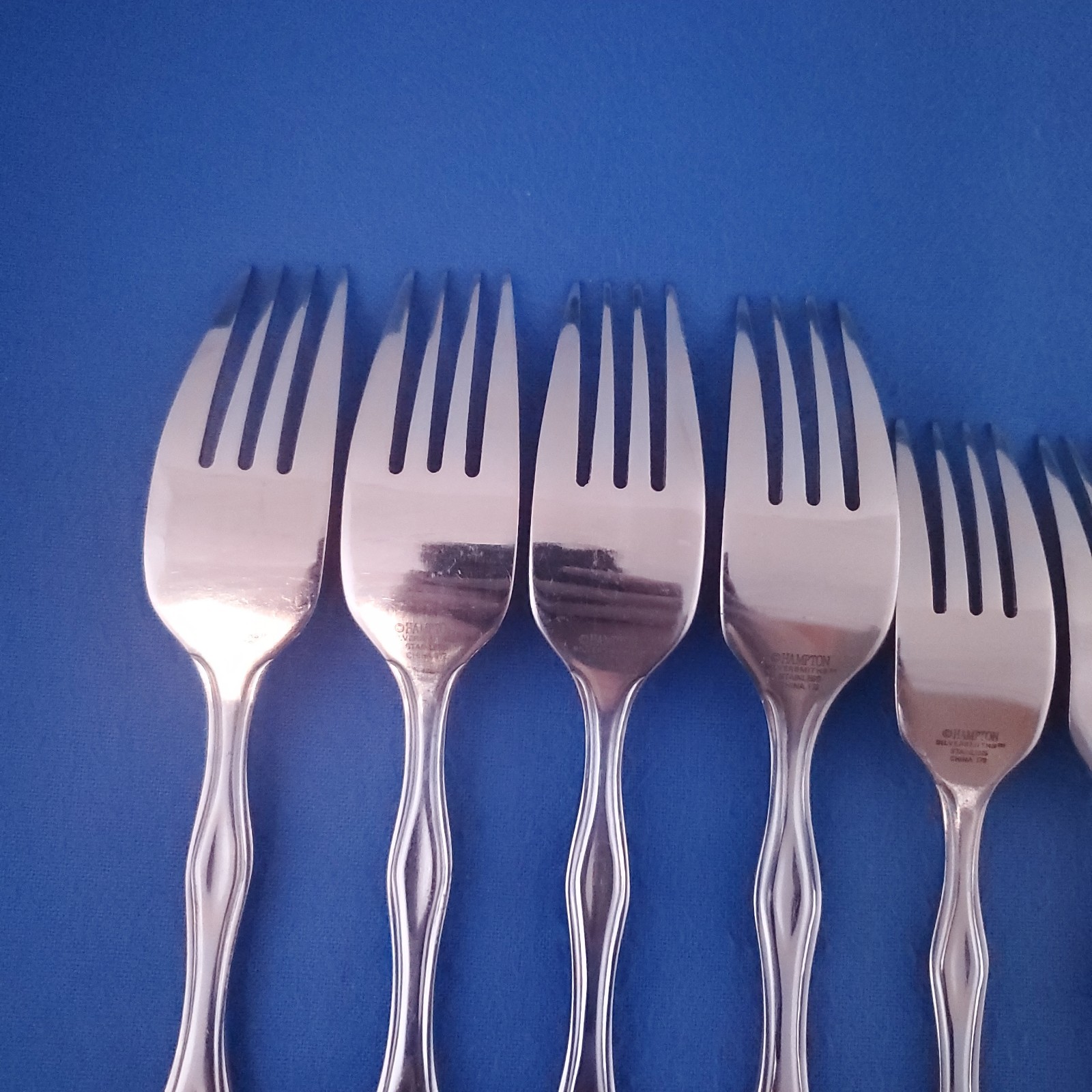 Hampton Unknown Pattern (4) Dinner Forks, (4) Salad Forks & (3) Soup Spoons