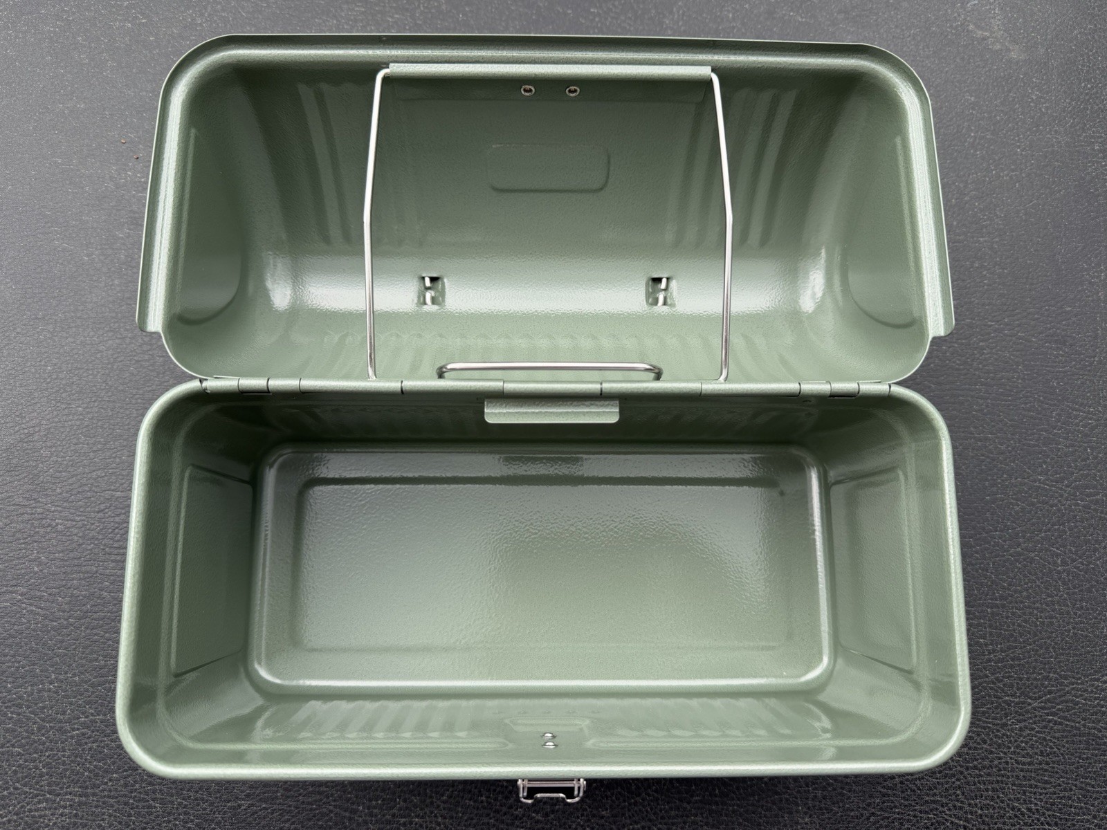 Classic Lunch Box Vintage Metal Durable Meal Container 5.5 qt Hammer Tone Green