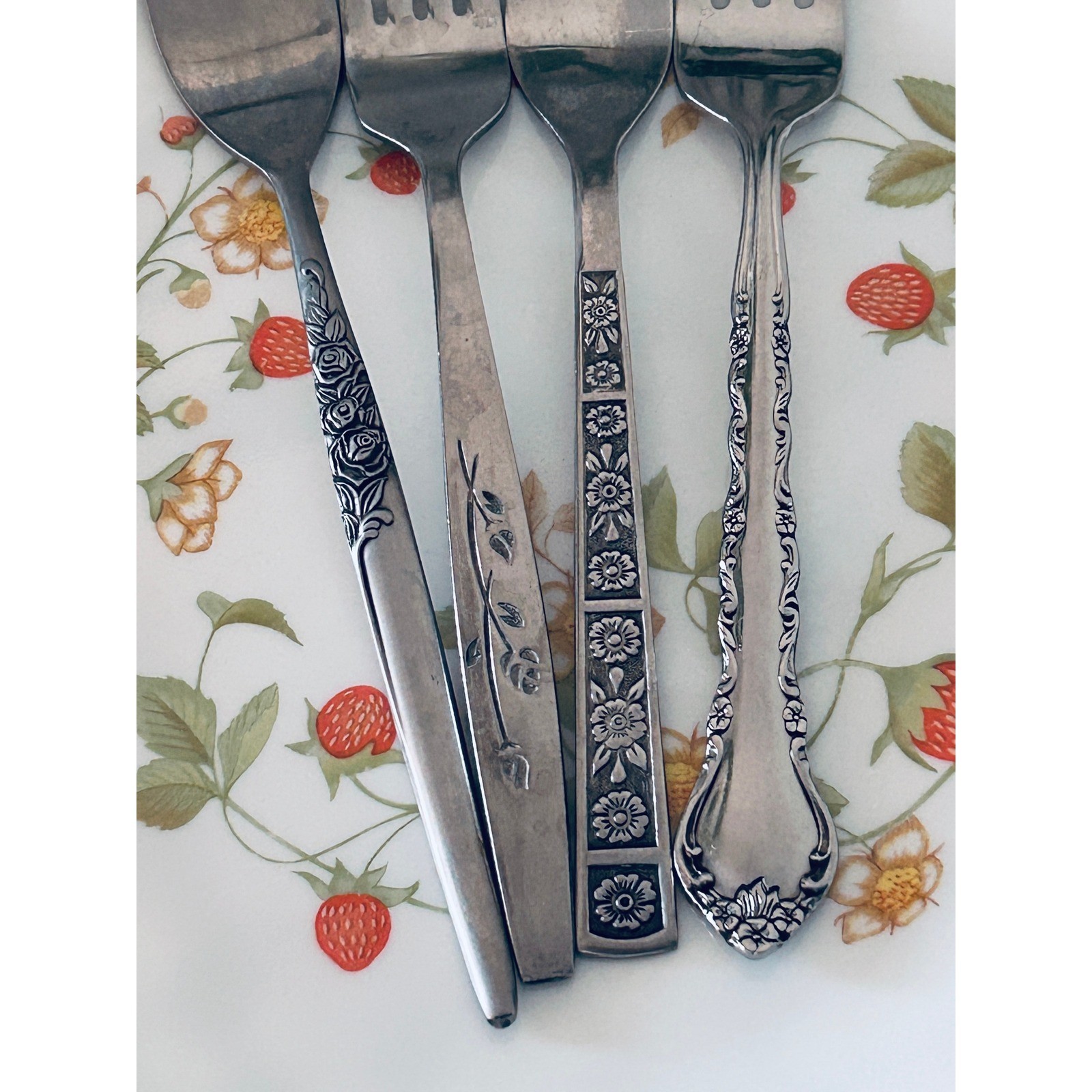 Vintage Mismatched Stainless Flatware Set Service for 4 20pc Floral Boho MCM