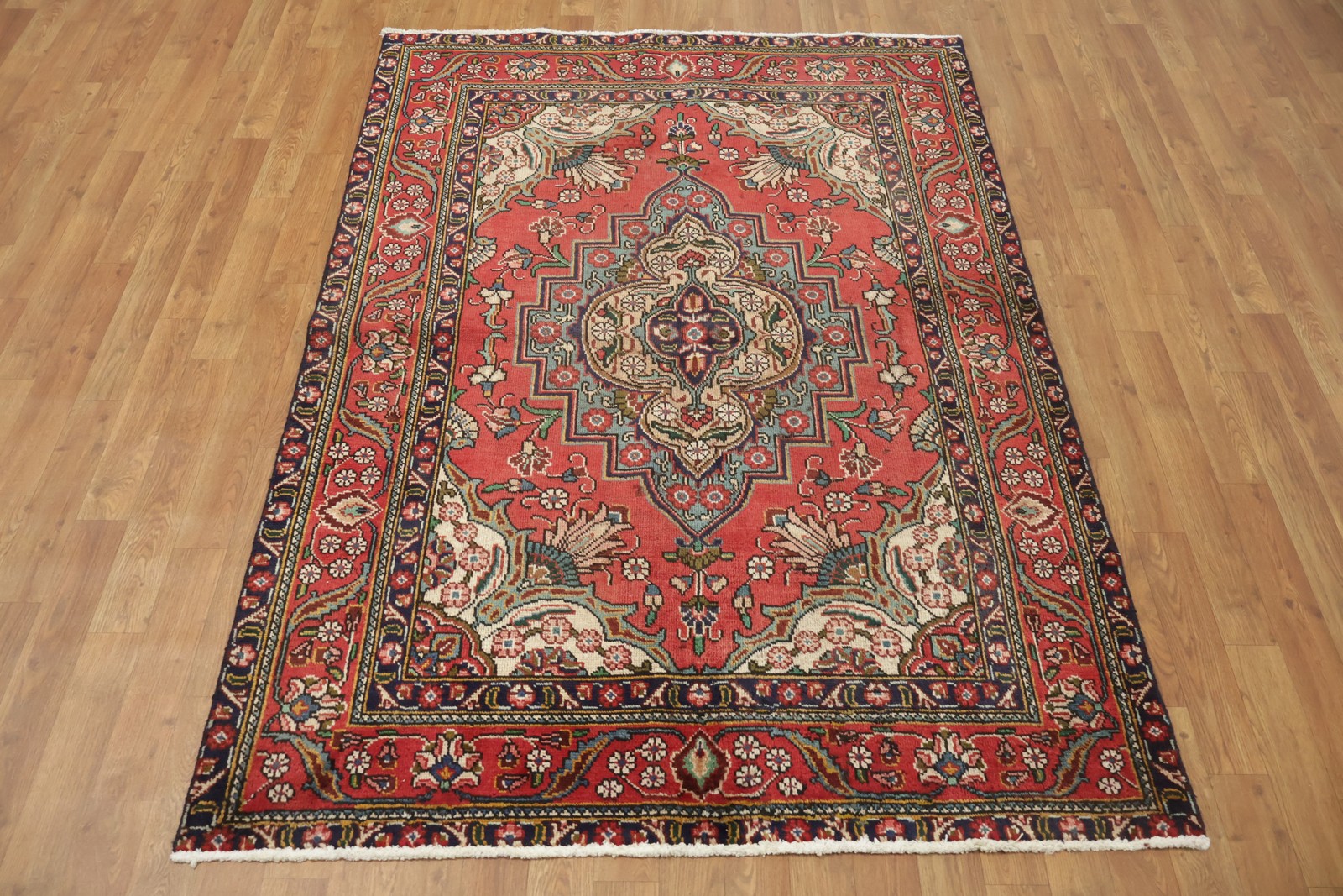 Exquisite Traditional Floral Area Rug 5×6 Hand-knotted Wool Carpet for Any Room