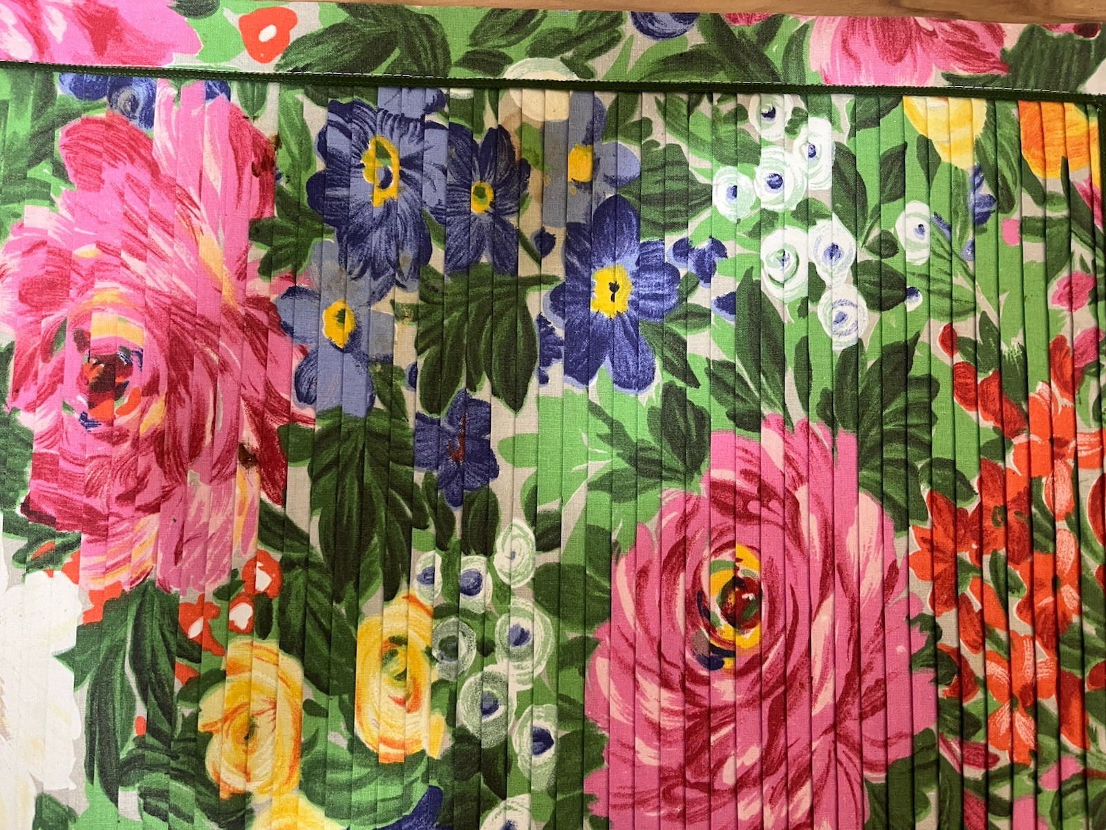 * AS IS see description UNBRANDED Set of 4 Placemats and Napkins Cottage Floral