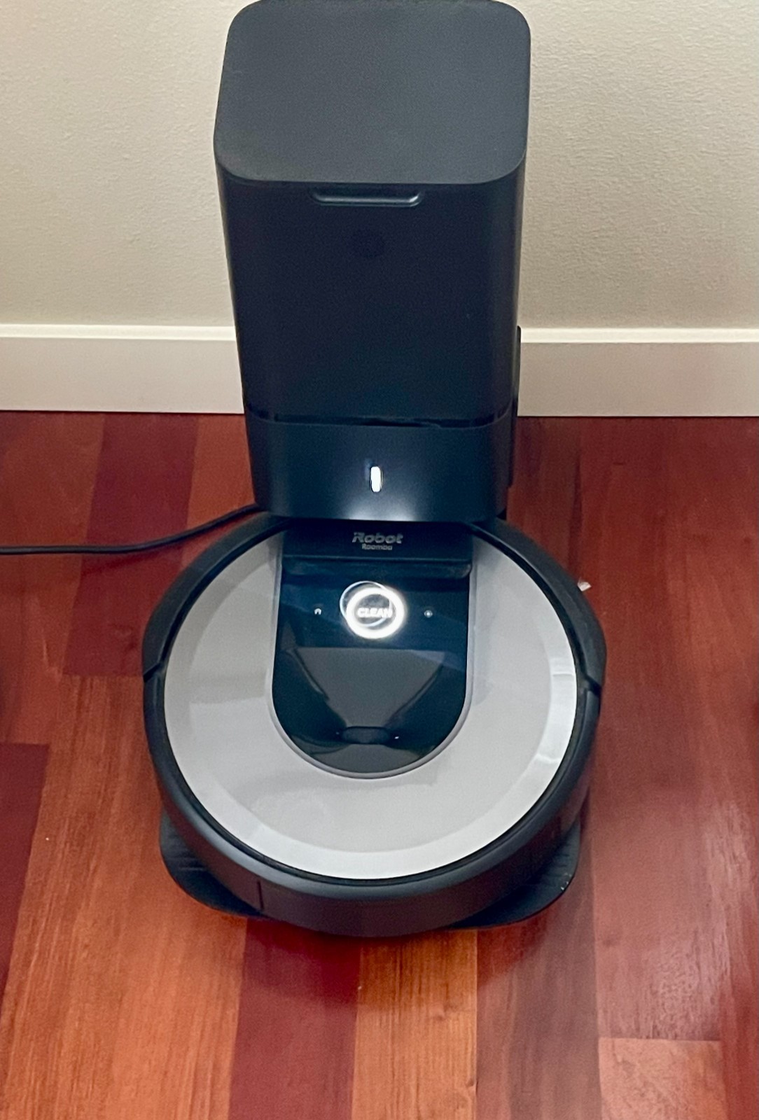 iRobot Roomba i8+ with Clean Base – One‑Owner, Very Clean + 10 Bags, 2 Filters