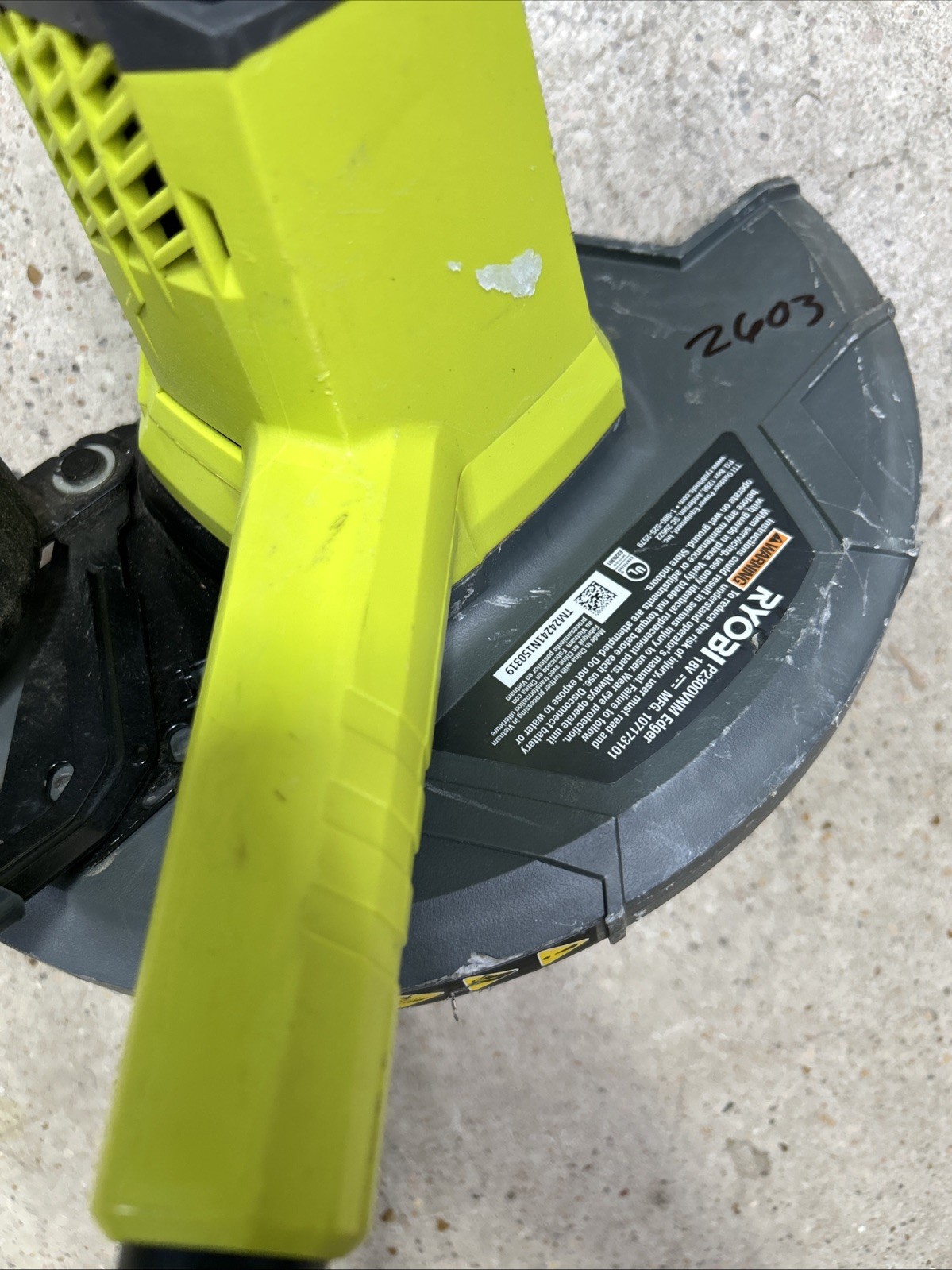 RYOBI ONE+ 18V 9 in. Cordless Battery Edger P2300VNM Z603