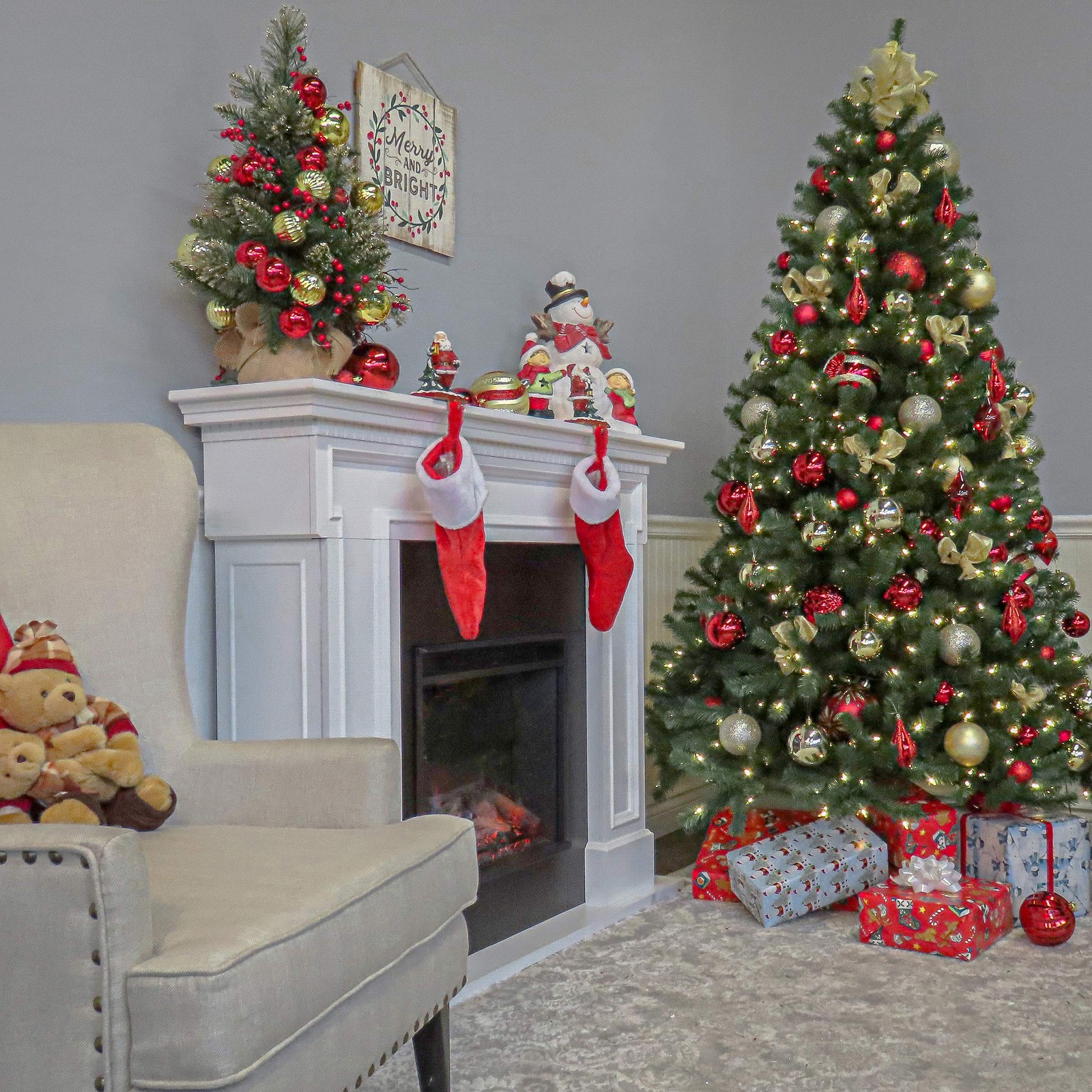 7.5 ft Unlit North Valley Spruce Artificial Christmas Tree, 1,346 Tips, Inclu…