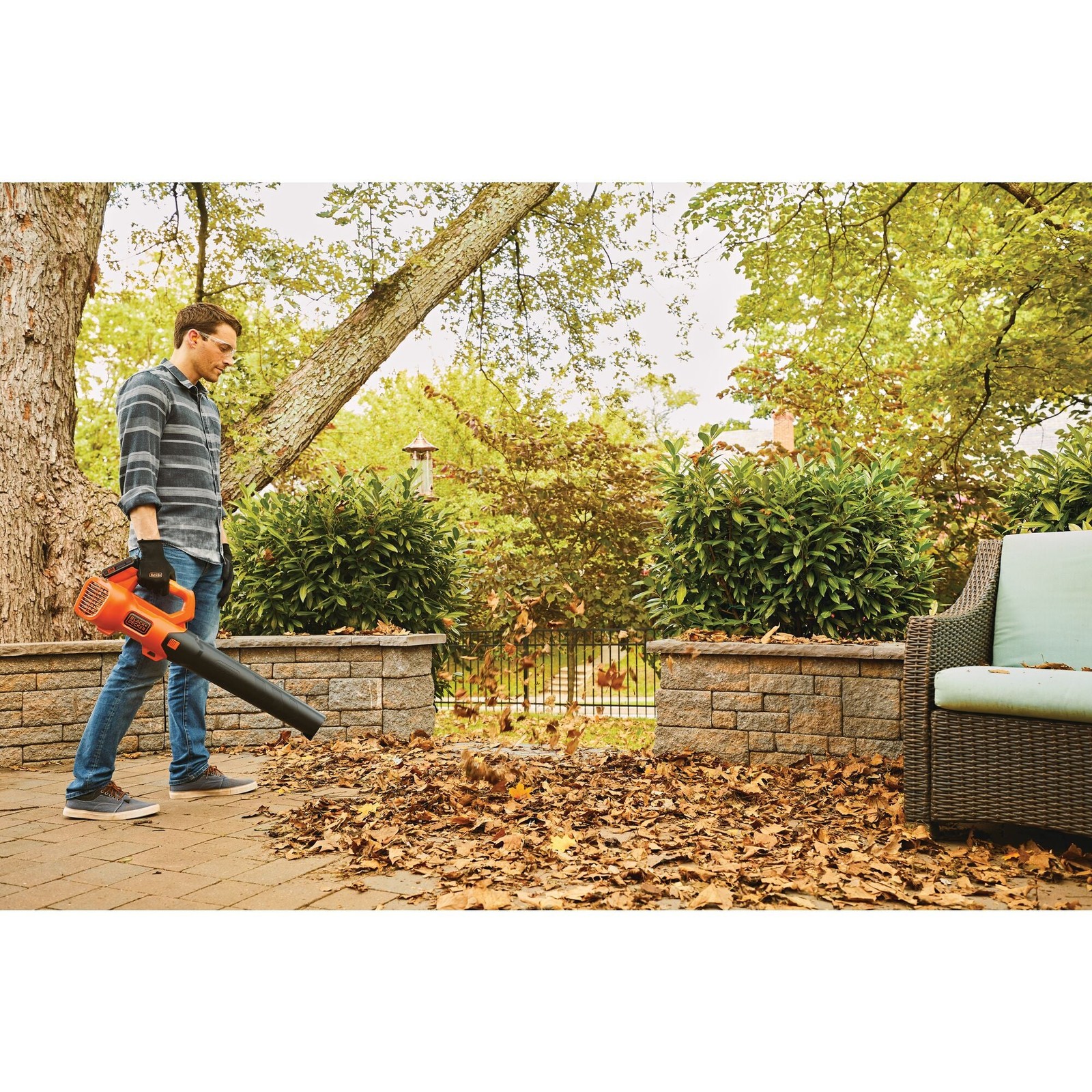 BLACK+DECKER 20V Max Leaf Blower, Axial, 2.0-Ah – BCBL700D1