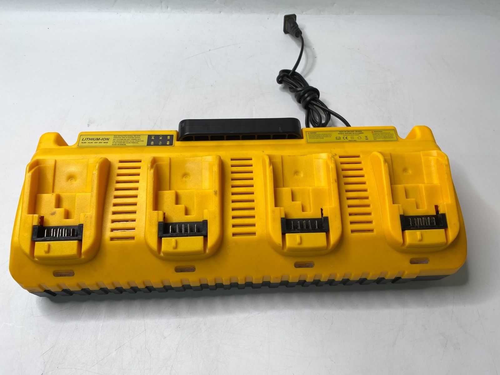 Lot of 8 FOR DEWALT 20V 12.0 AH Lithium-Ion Batteries W/ Quad Charger