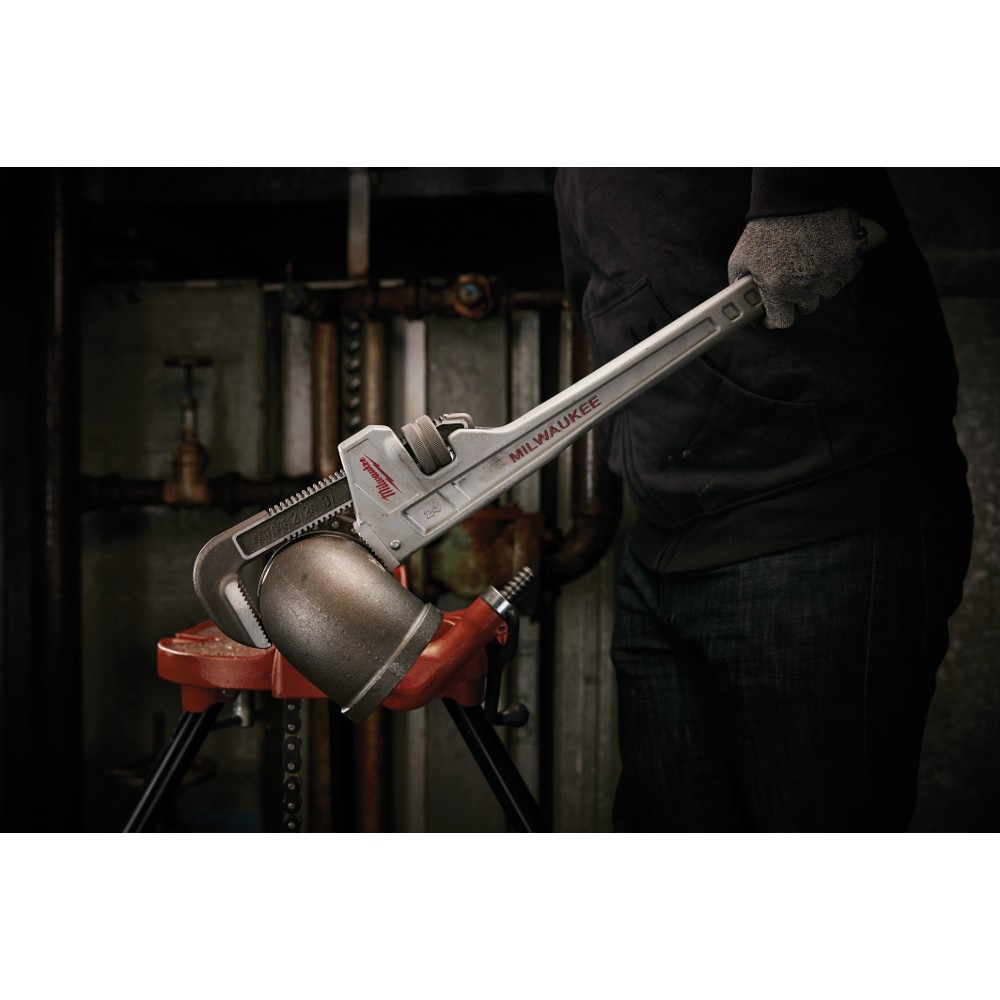 Milwaukee 48-22-7224 24-in. Overbite Jaw Aluminum Pipe Wrench, Dual Coil Springs