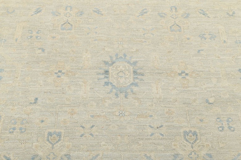 6 x 8.11 ft Hand Knotted Chobi Rug