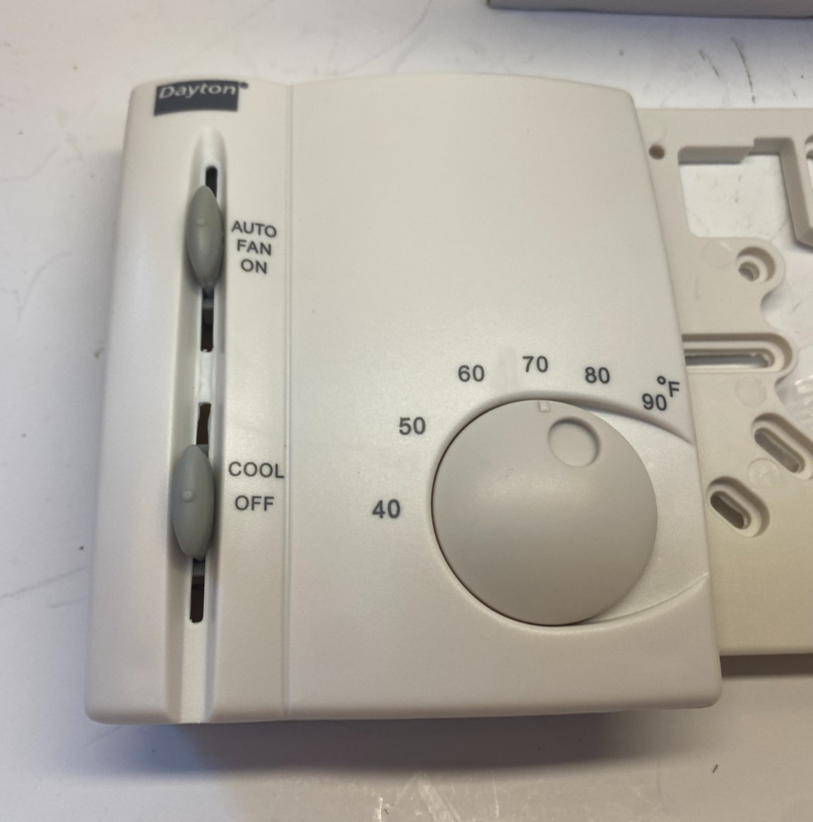 DAYTON Low Voltage Analog Thermostat (Cool Only) – 24VAC – Rectangle – White –