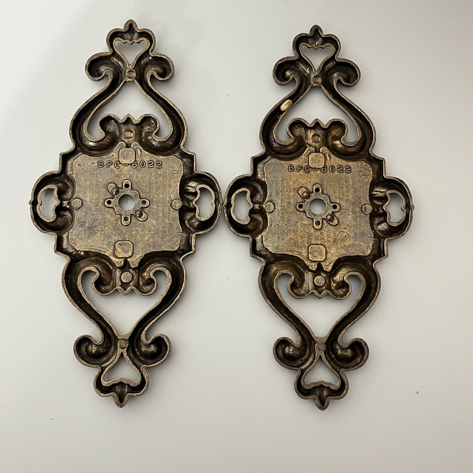 Cabinet Knob Back Plate Set 2pc Bronze Ornate Scroll BPC-6022 Vintage