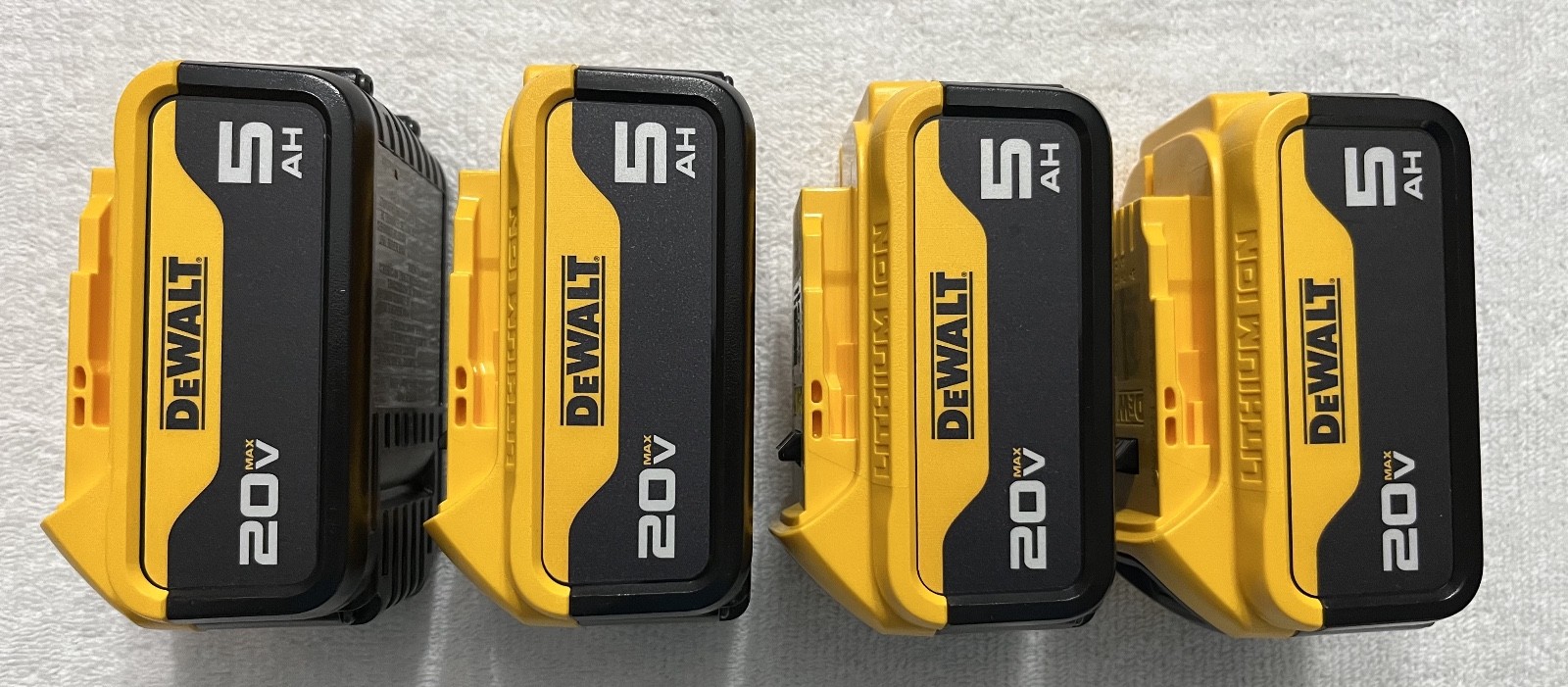 4 New Dewalt 2026 DCB205 20V Max 5.0Ah Lithium Ion Batteries Li-ion DCB205-4