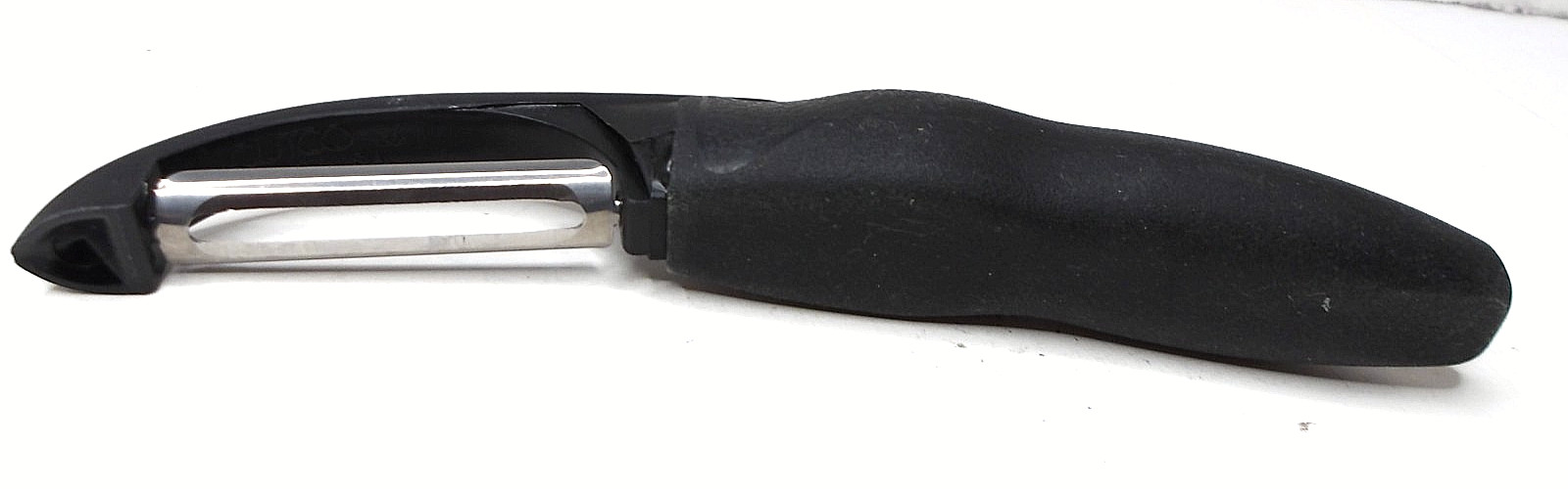 CUTCO Vegetable Peeler #1501, Black, 7.25 in USA