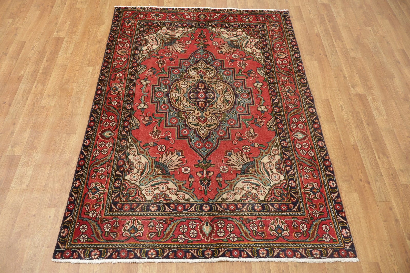 Exquisite Traditional Floral Area Rug 5×6 Hand-knotted Wool Carpet for Any Room