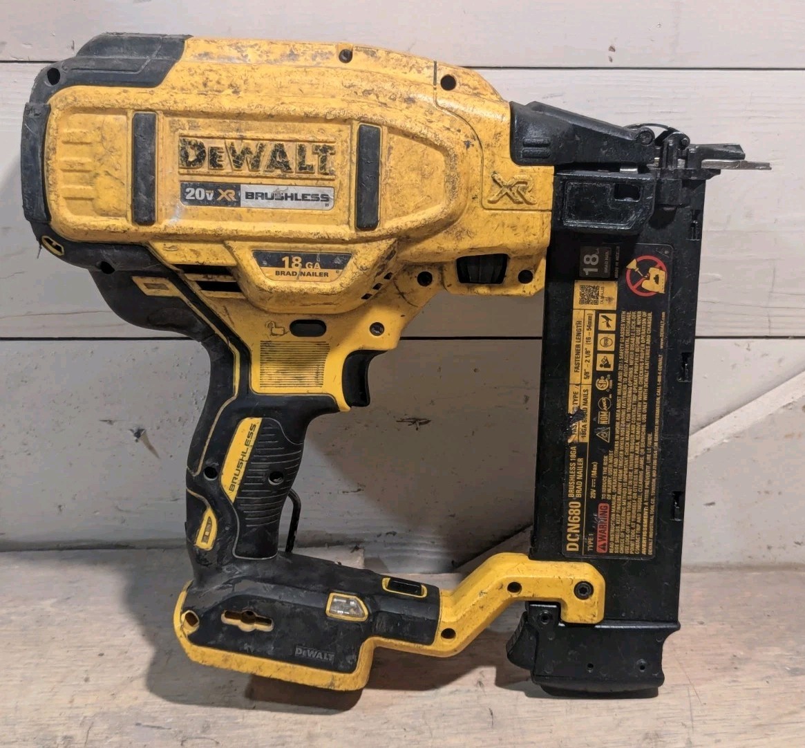 FOR PARTS DEWALT DCN680 20V MAX XR 18 GA Brad Nailer REPAIR 🟡