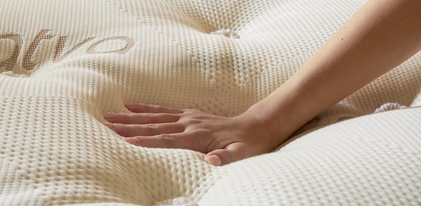 Saatva Latex Hybrid Organic Cotton USA Made Mattress