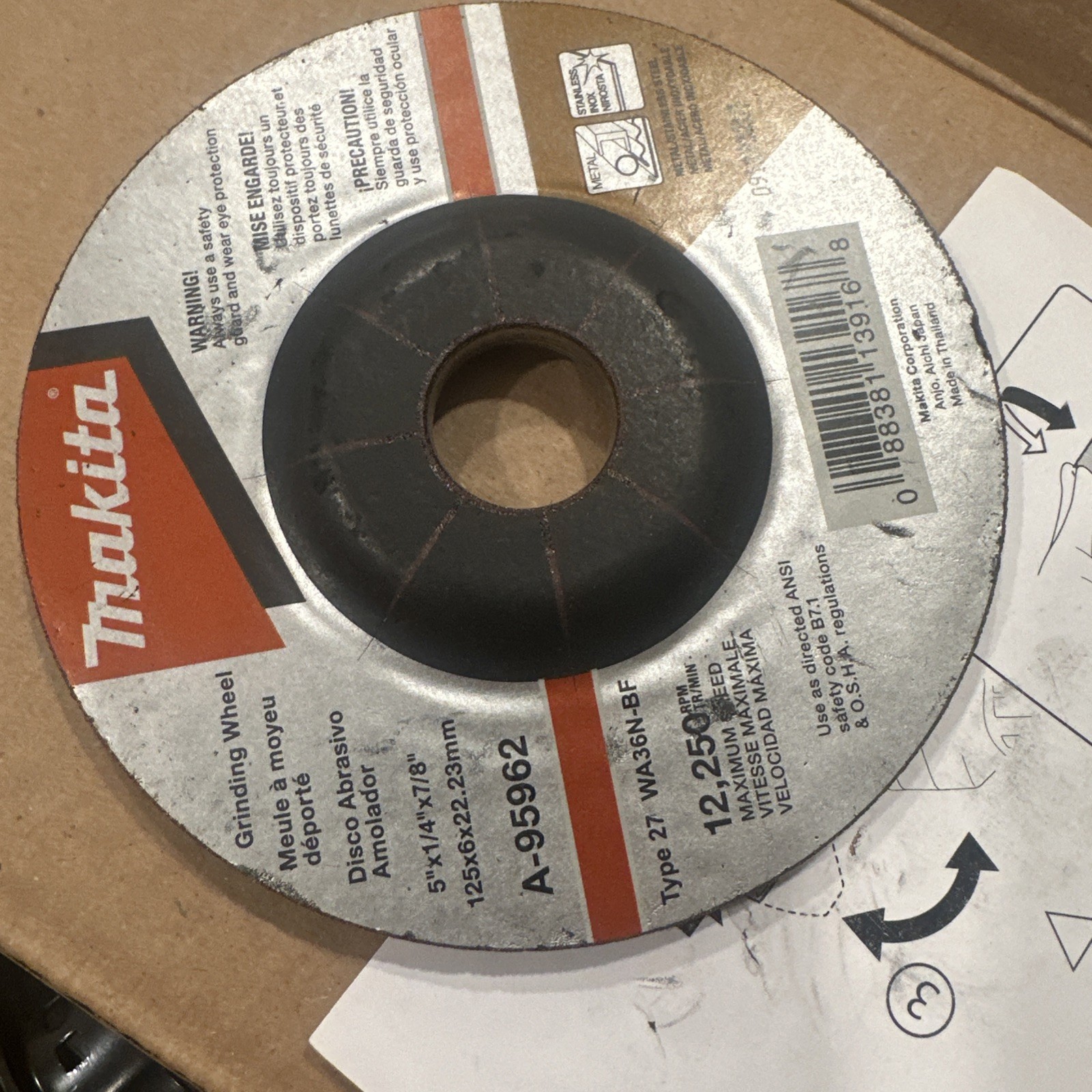 MAKITA GAG01Z XGT 40 MAX 4-1/2/”5″ Cordless Angle Grinder Tool Only NEW IN BOX