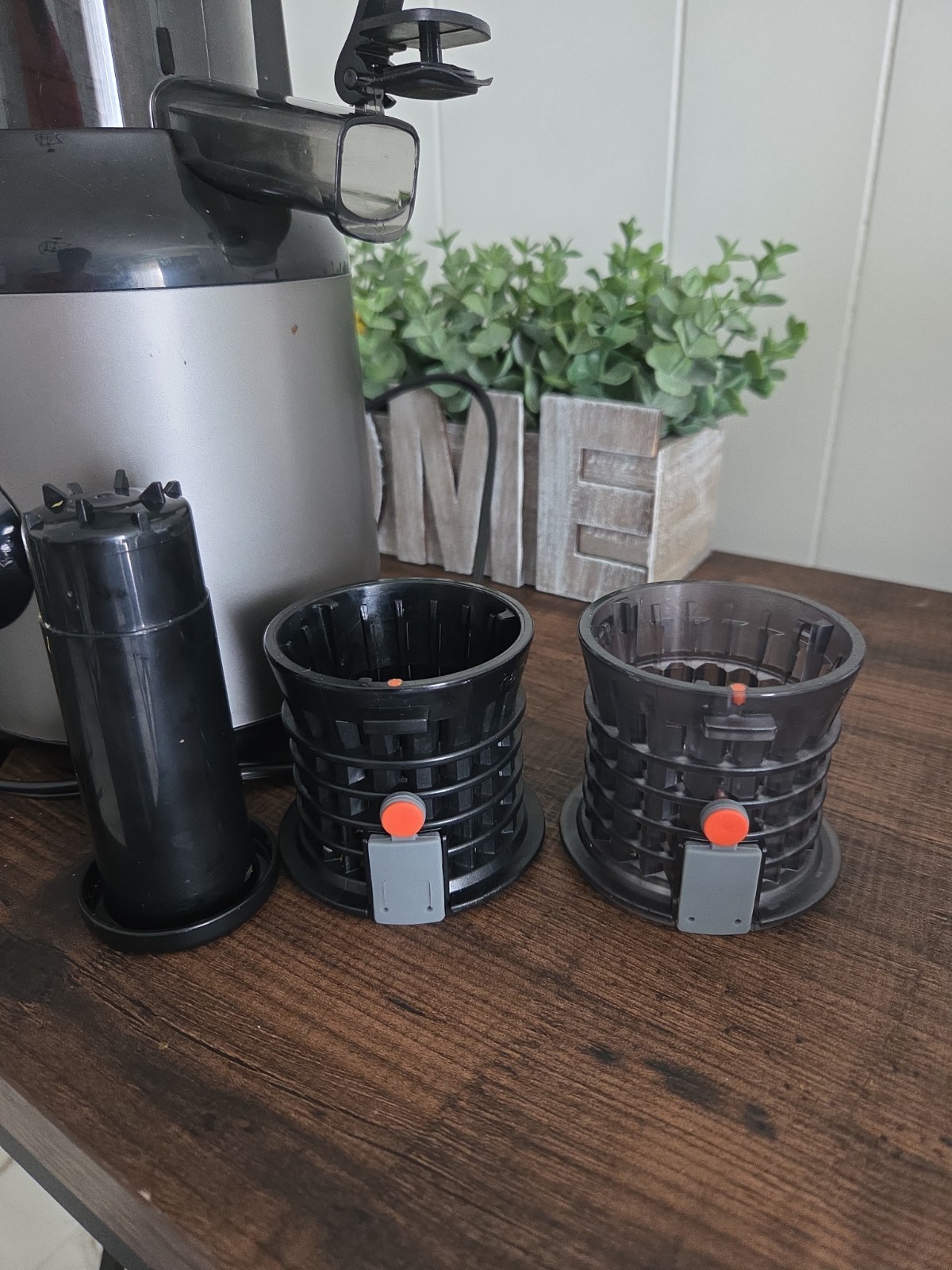 Slow Juicer Electric silver black brushed finish dishwasher-safe parts
