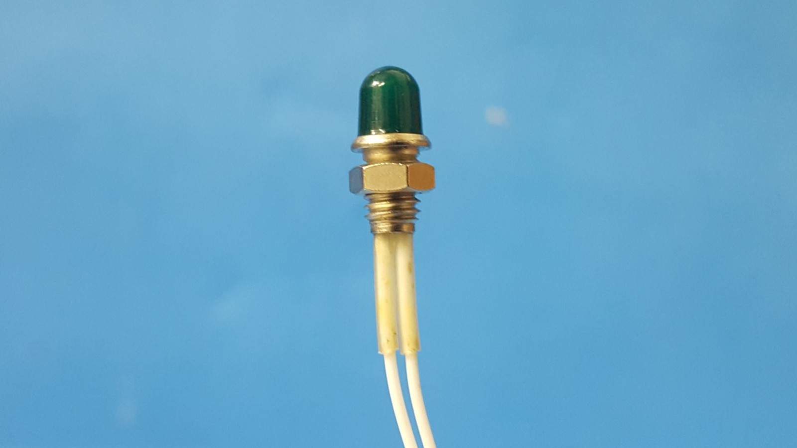 Panel Indicator Light 5.56mm, 252-9951-0972, Dialight, Wire Leads – 6″, Green