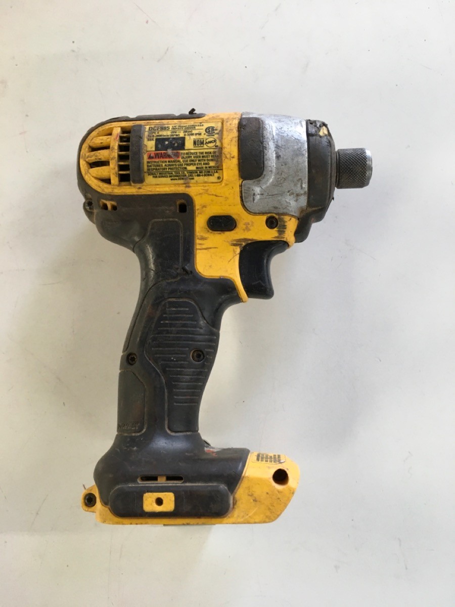 DEWALT DCF885 20V Impact Driver – (Tool Only) TESTED (P24033400)