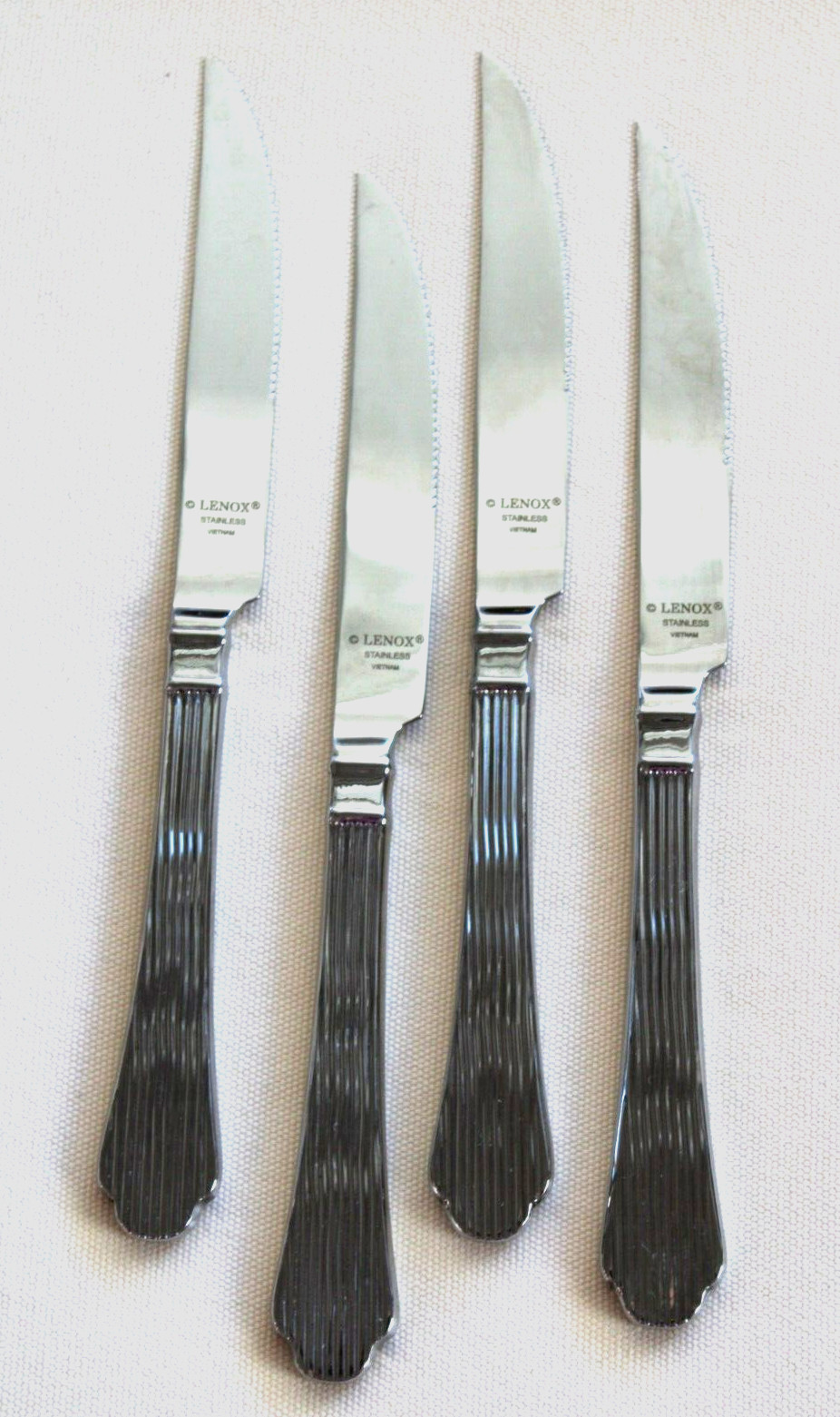 4 Lenox ABILENE Serrated Steak Dinner Knives Stainless Vietnam 9-1/2″ Long-EUC