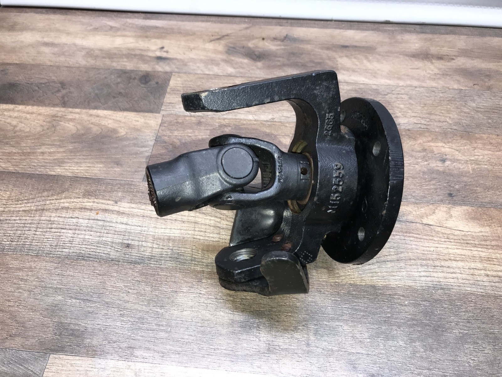 John Deere AWS X304 X324 AM136075 & AM134301 LH Rear Axle Hub & Universal Joint
