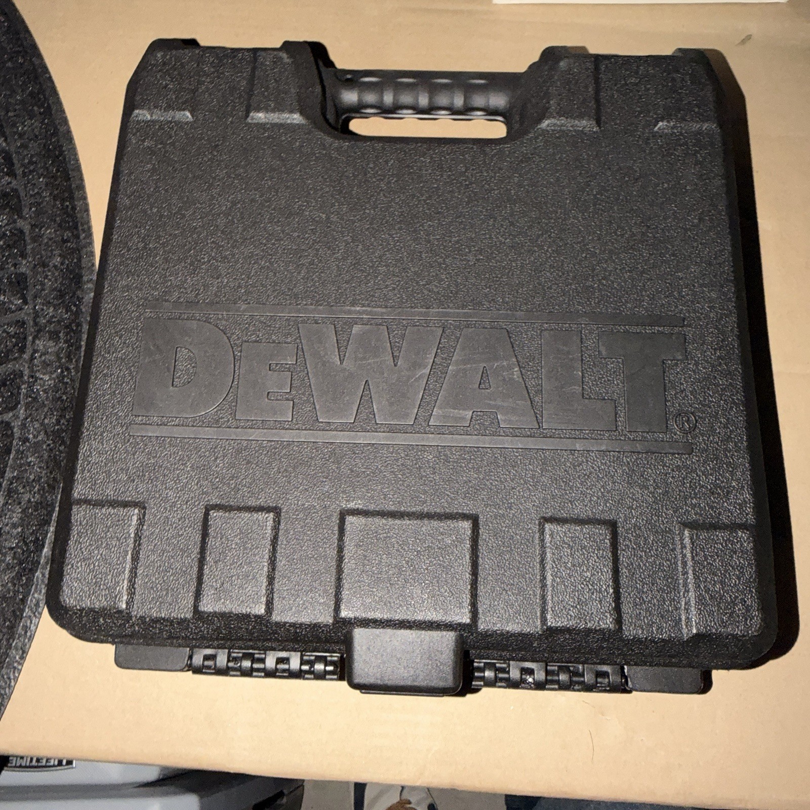 DEWALT DWFP12233R Precision Point 2-1/8″ 18 GA Brad Nailer Refurbished