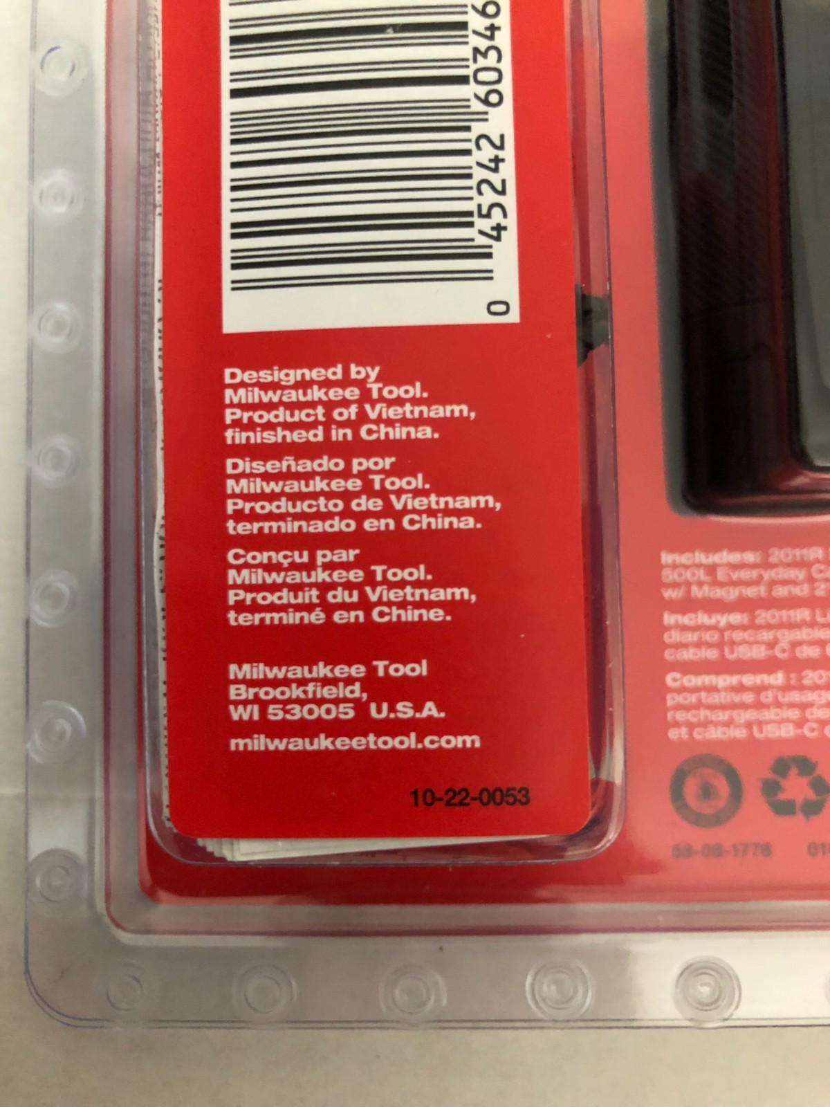 NEW! Milwaukee 500 Lumens Rechargeable Flashlight 2011R Magnetic Everyday Carry