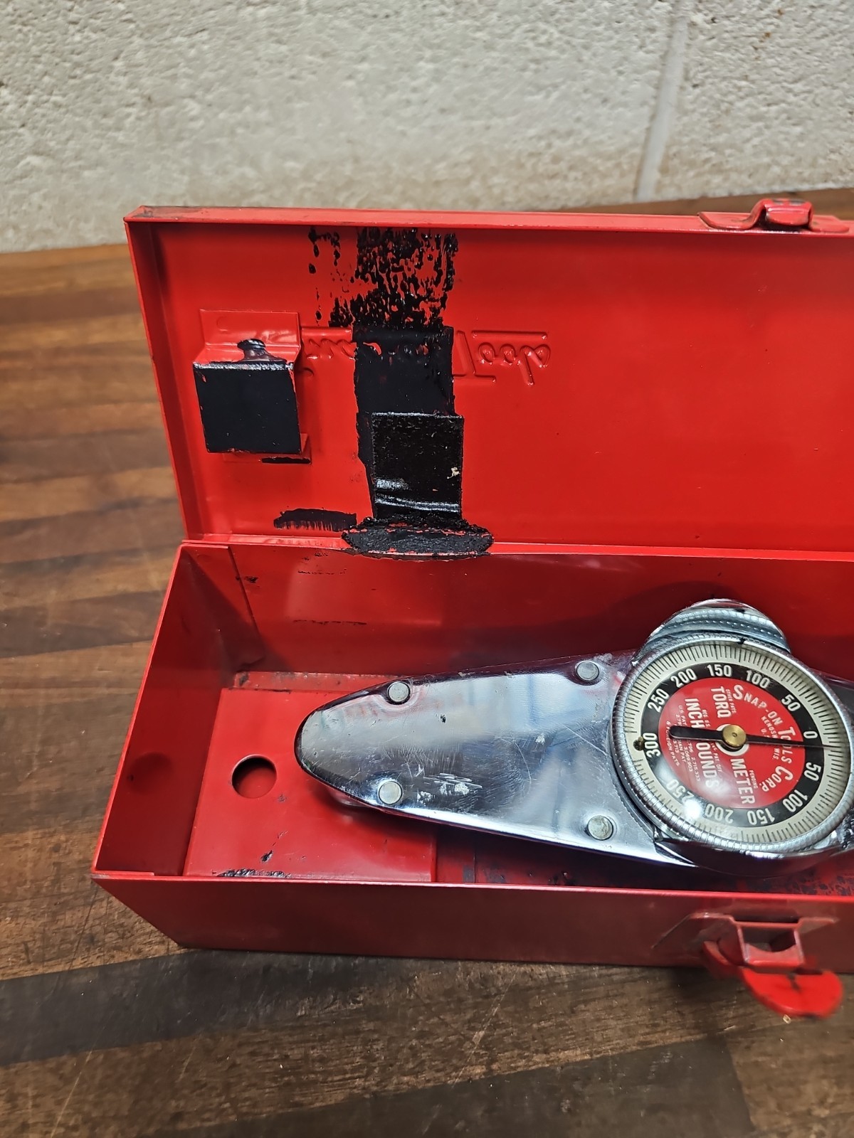 G59- Snap On Torq- Meter, Model TE25A 3/8 Drive Original Vintage Metal Box 1970s