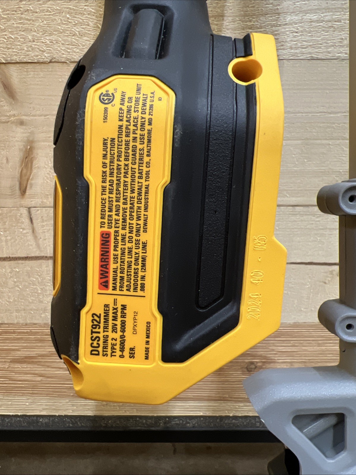 DEWALT DCST922B 20V MAX 14 inch Cordless Folding String Trimmer 20-AB Open Box