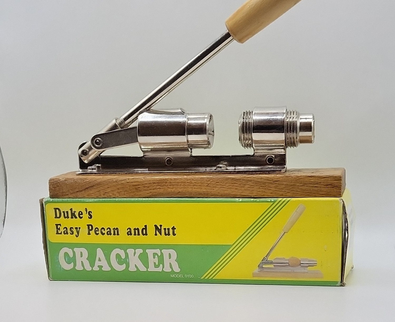 Duke’s Model 0100 Pecan Nut Cracker Metal Wood Silver Brown Less Than 10in