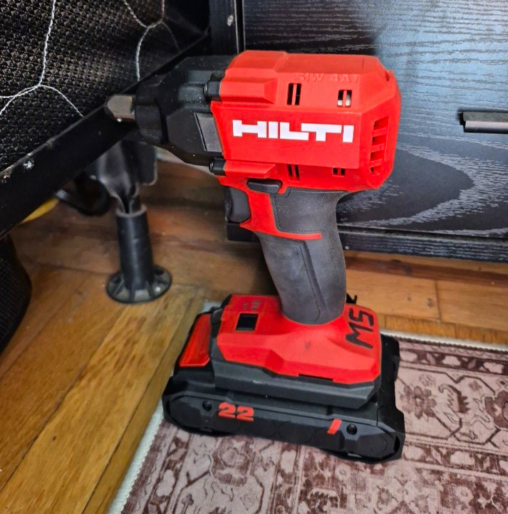 Hilti SIW 4AT-22 22V Impact Driver Kit w/ 2.6Ah Li-Ion Battery & Charger