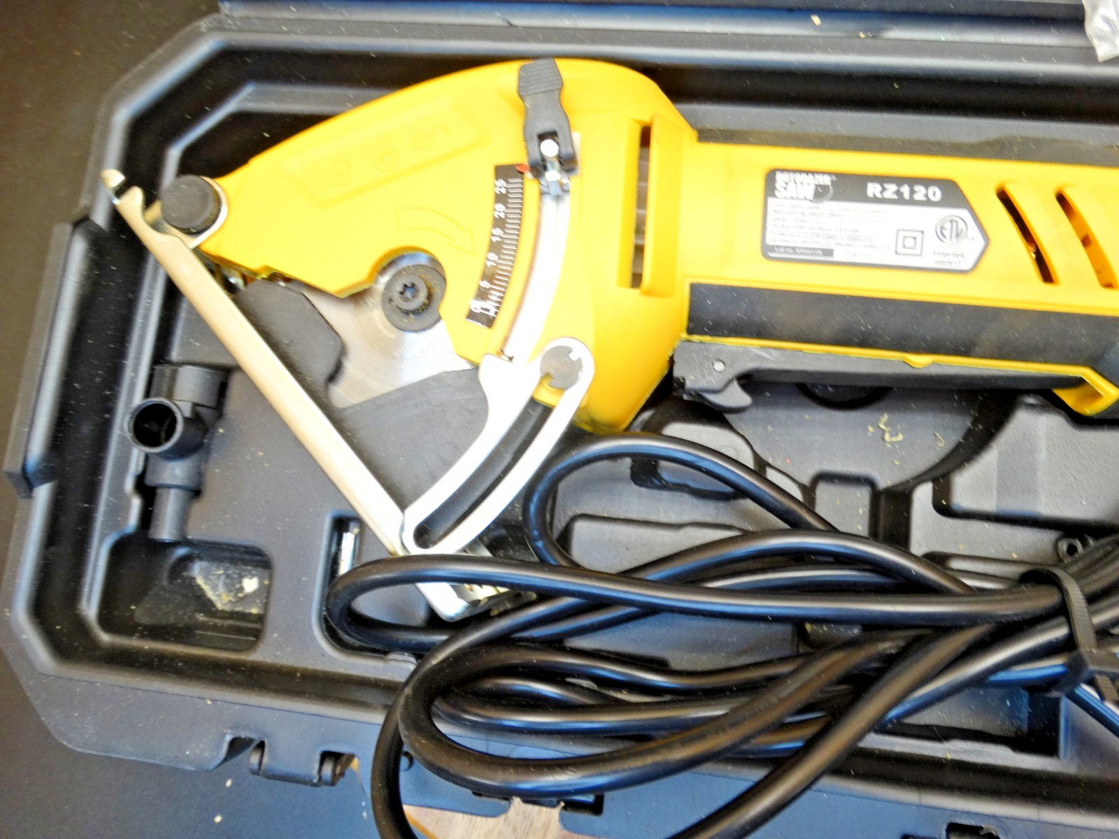 RotoRazer RZ120 Corded 26mm Cutting Depth Circular Saw with Case & Extra Blades