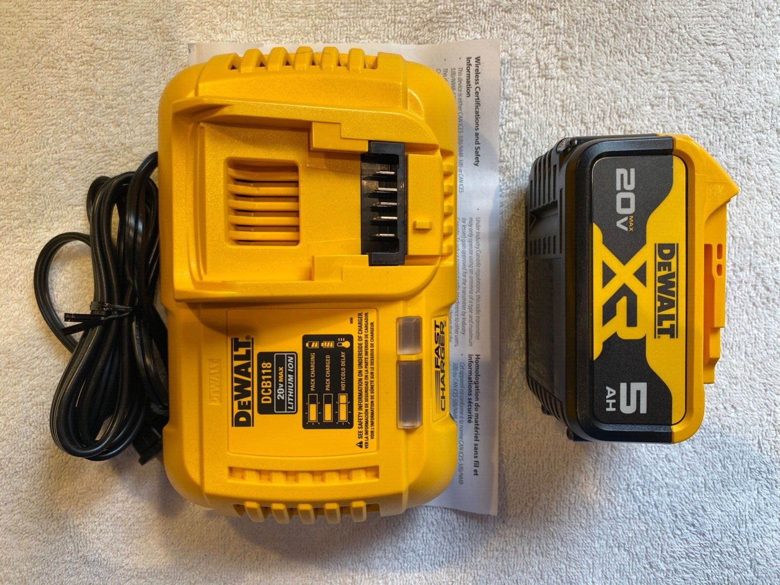 New Dewalt DCB118 20V Max Fast Charger & DCB205 20V MAX XR 5.0Ah Battery 20 Volt