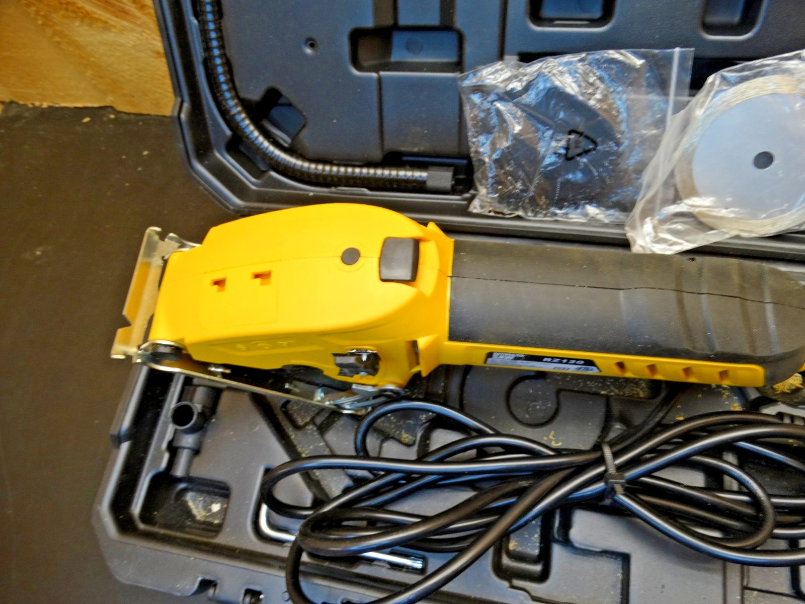 RotoRazer RZ120 Corded 26mm Cutting Depth Circular Saw with Case & Extra Blades
