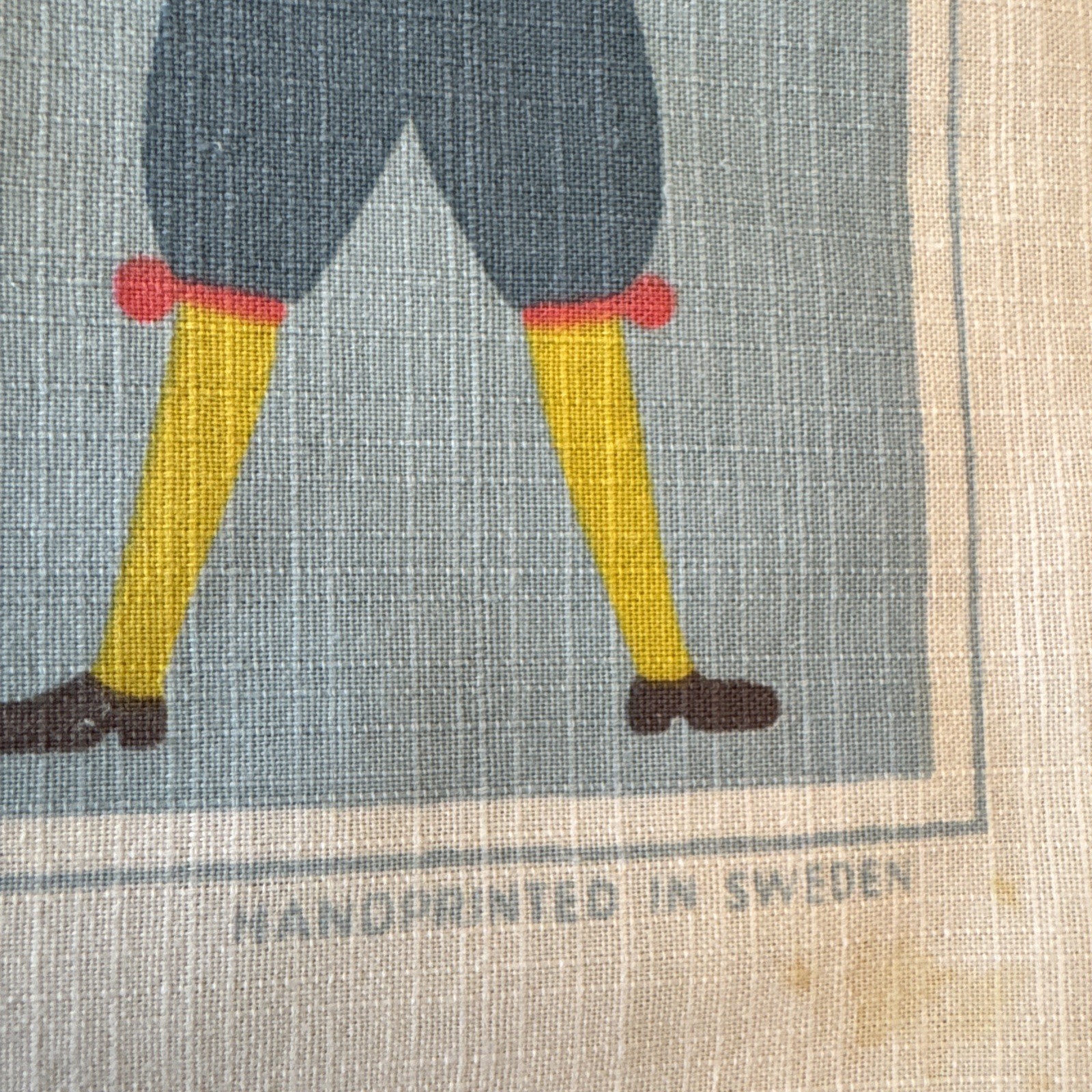VINTAGE BRIT B. BREDSTROM ALMEDAHLS SWEDEN TABLECLOTH 33”x35” Folk Costume