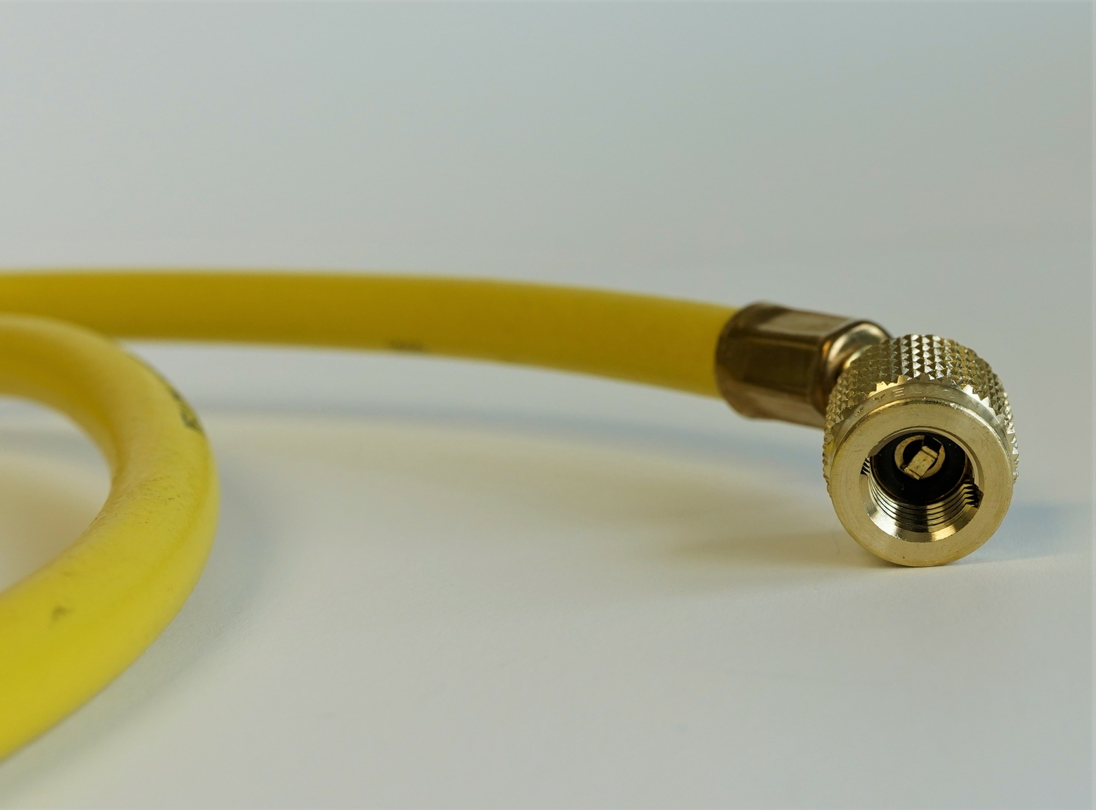 Yellow Jacket 21060 HAV-60 Yellow HVAC Charging Hose 60″ Suitable for R410A